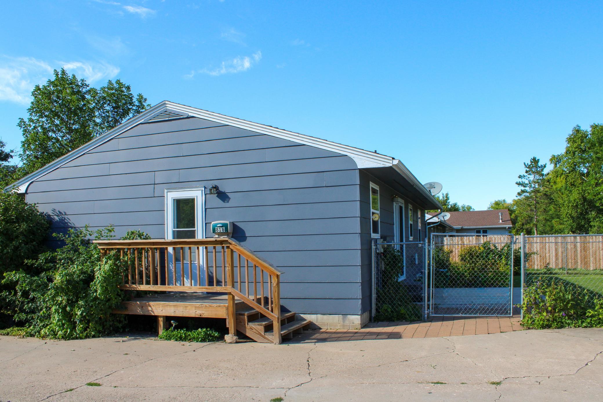main property photo 28