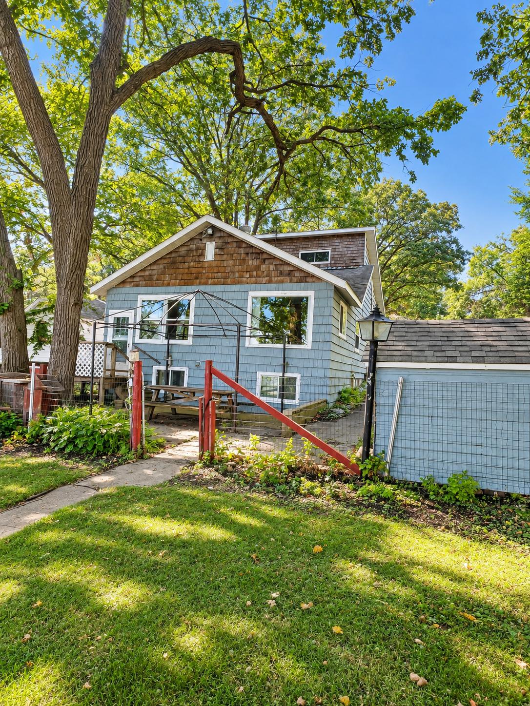 main property photo 36