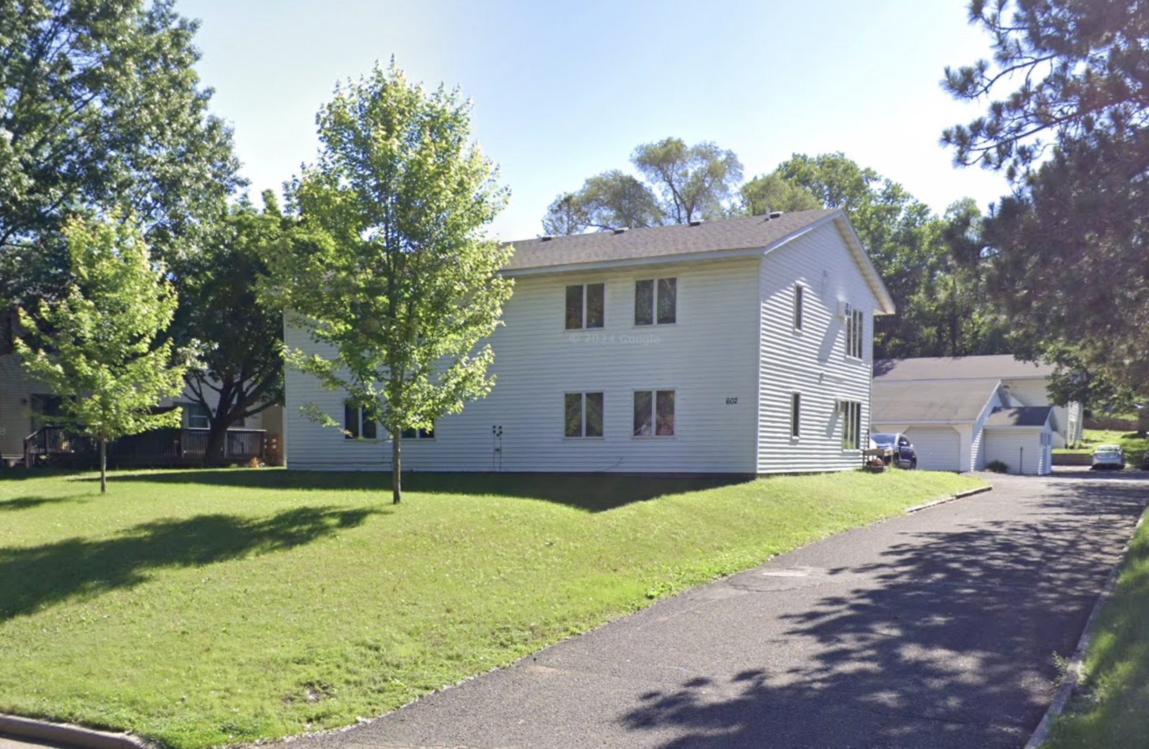 main property photo 12