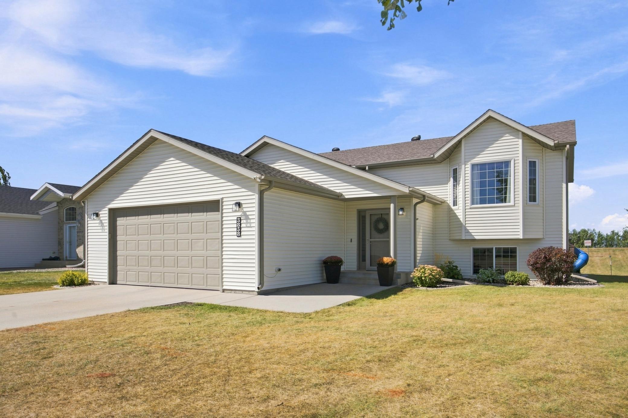 main property photo 0