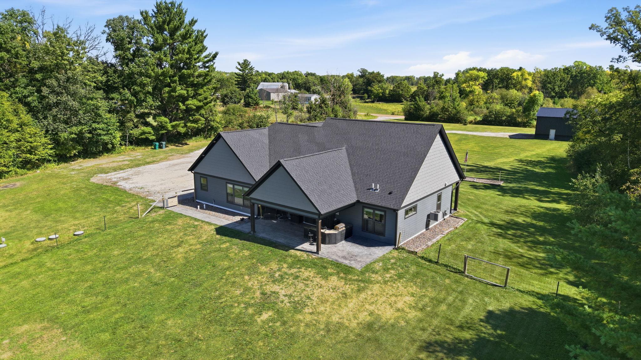 main property photo 40