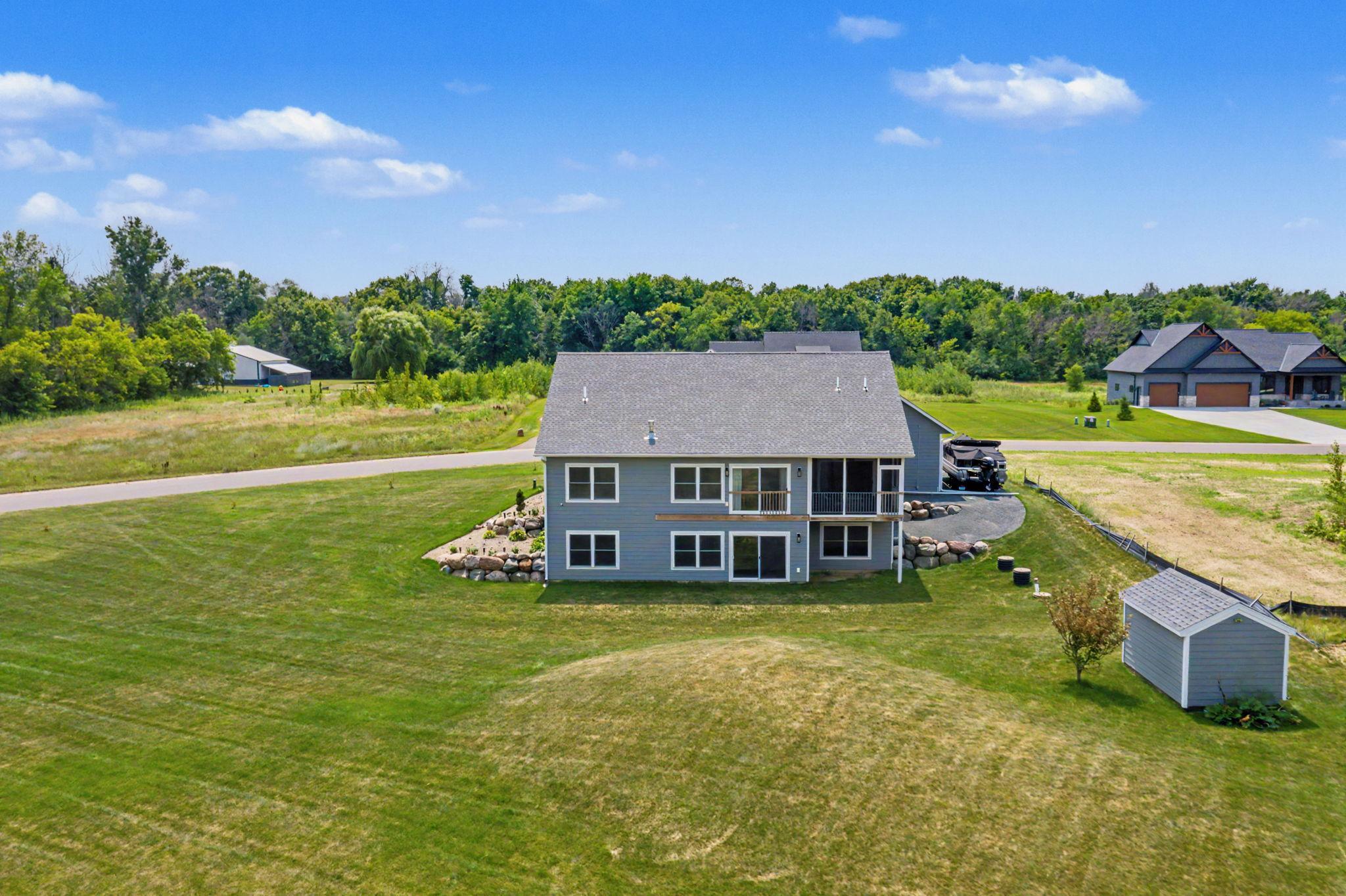 main property photo 40