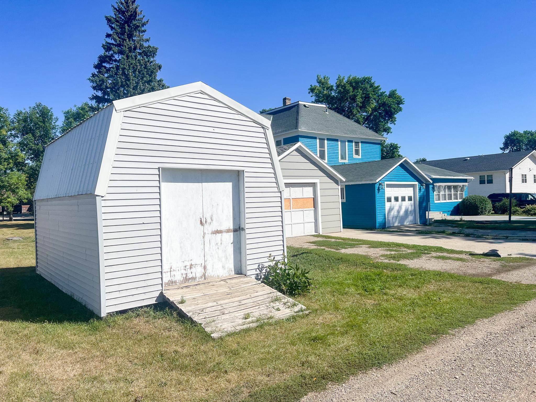 main property photo 36