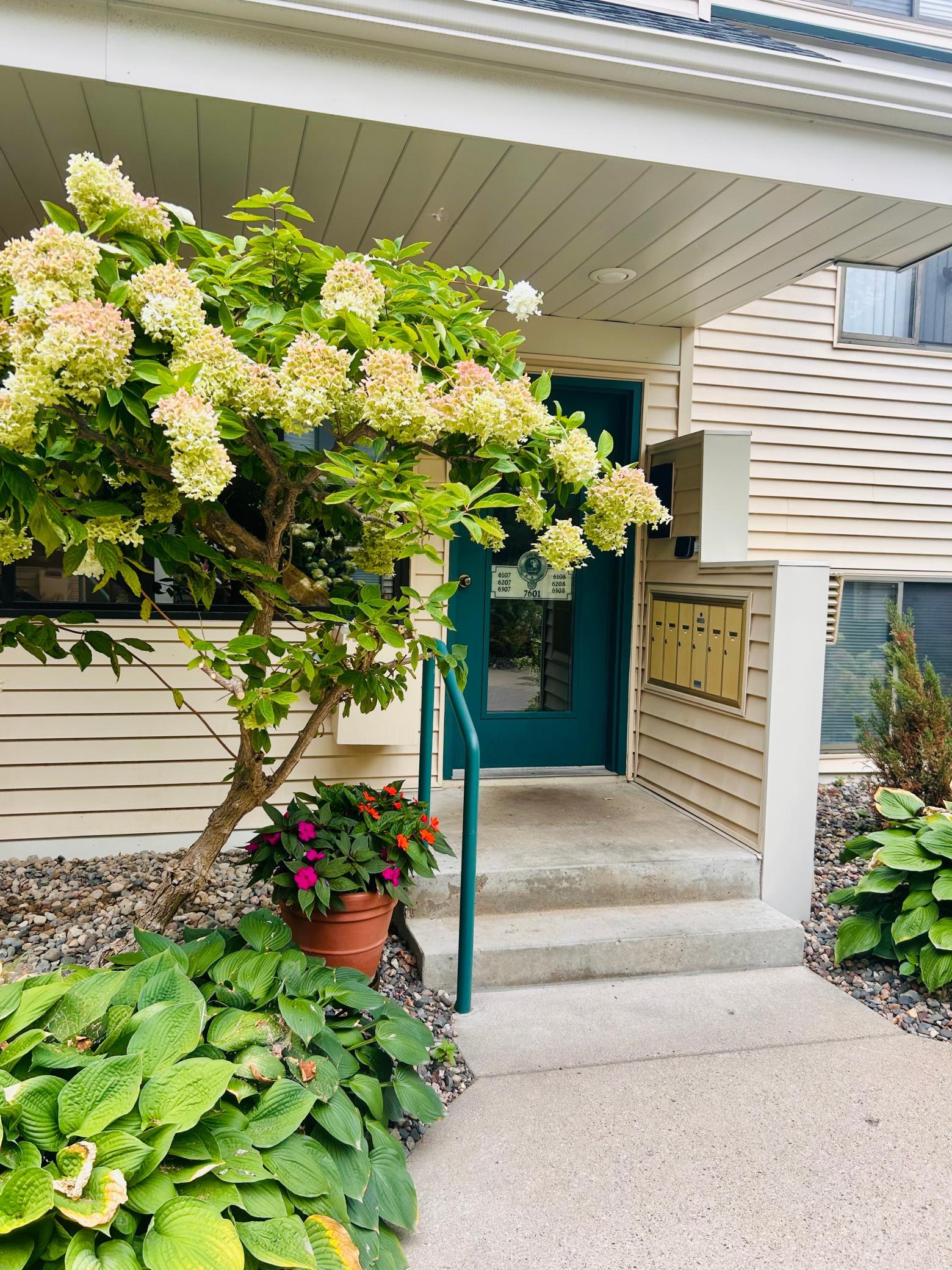 main property photo 0