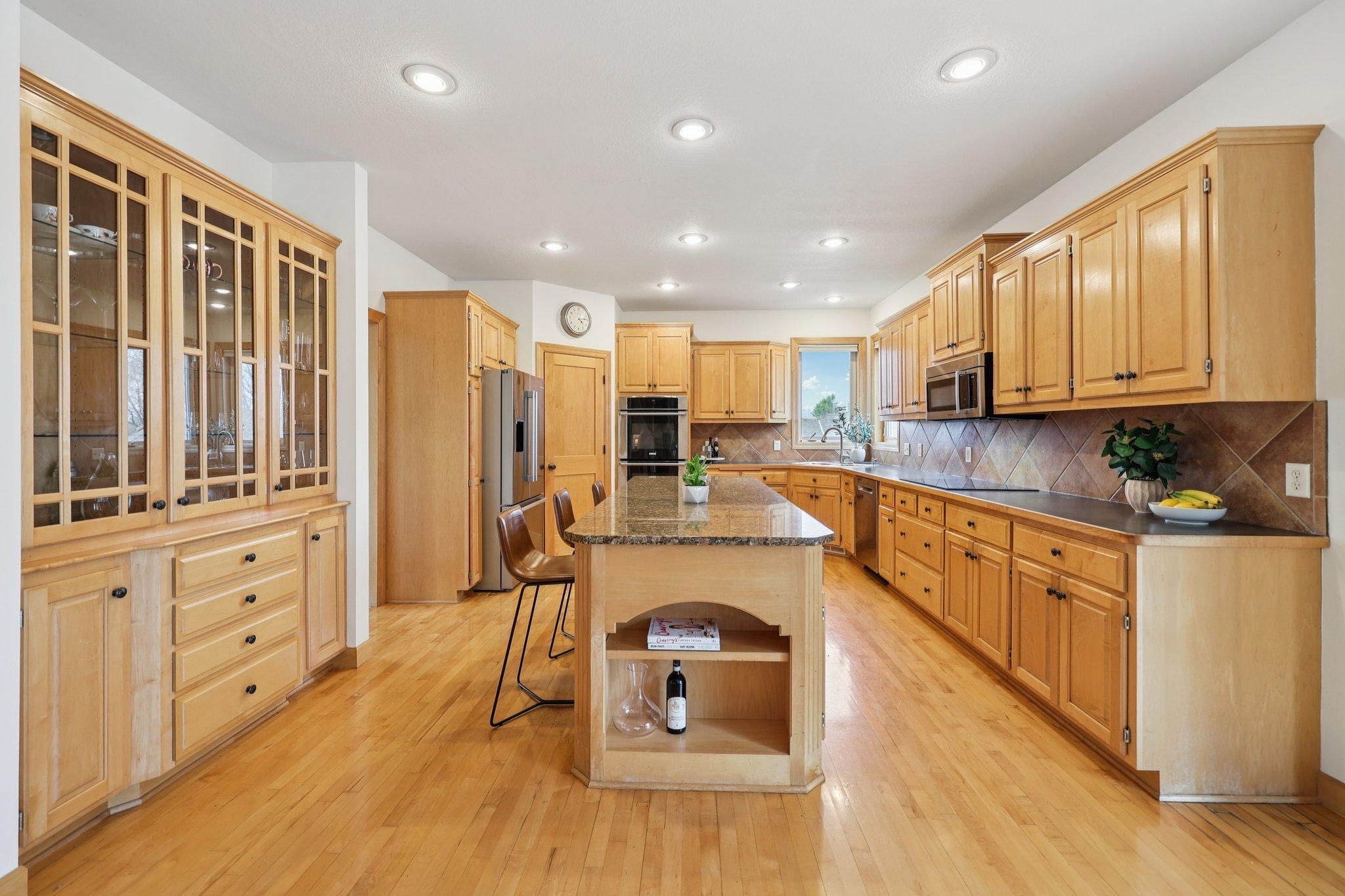 main property photo 8