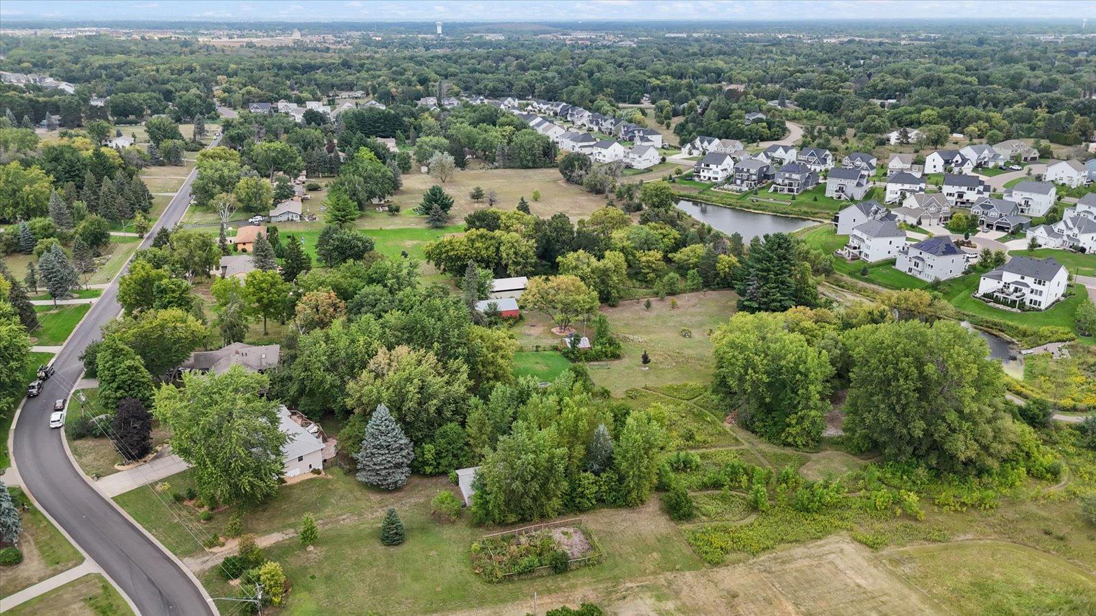 main property photo 40