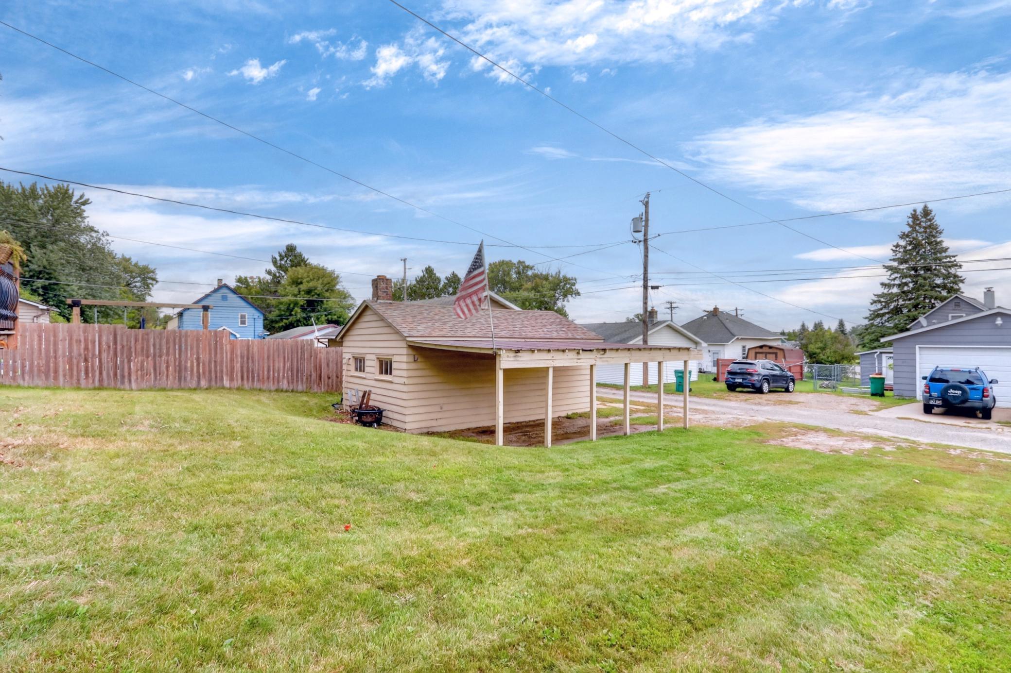 main property photo 40