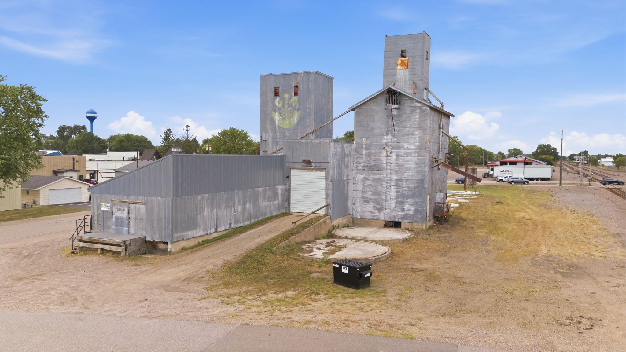 main property photo 14