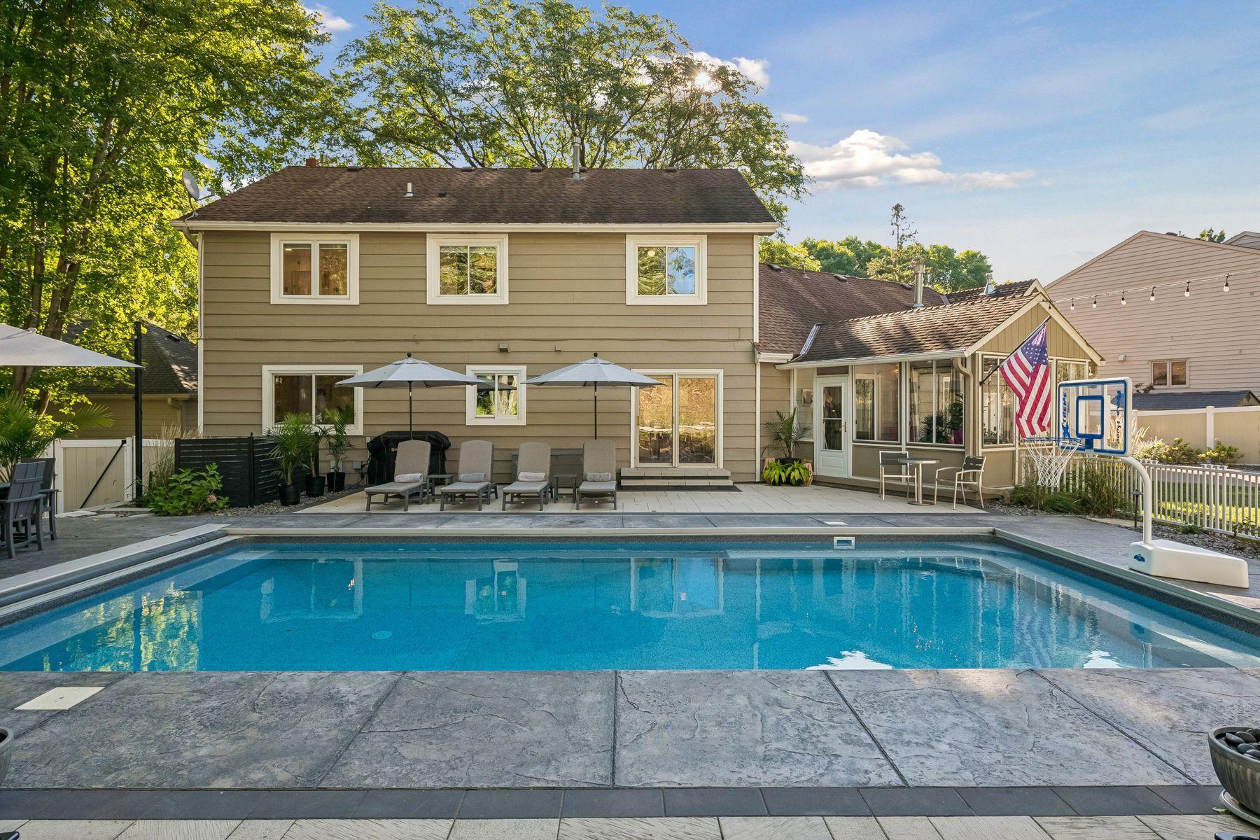 main property photo 74