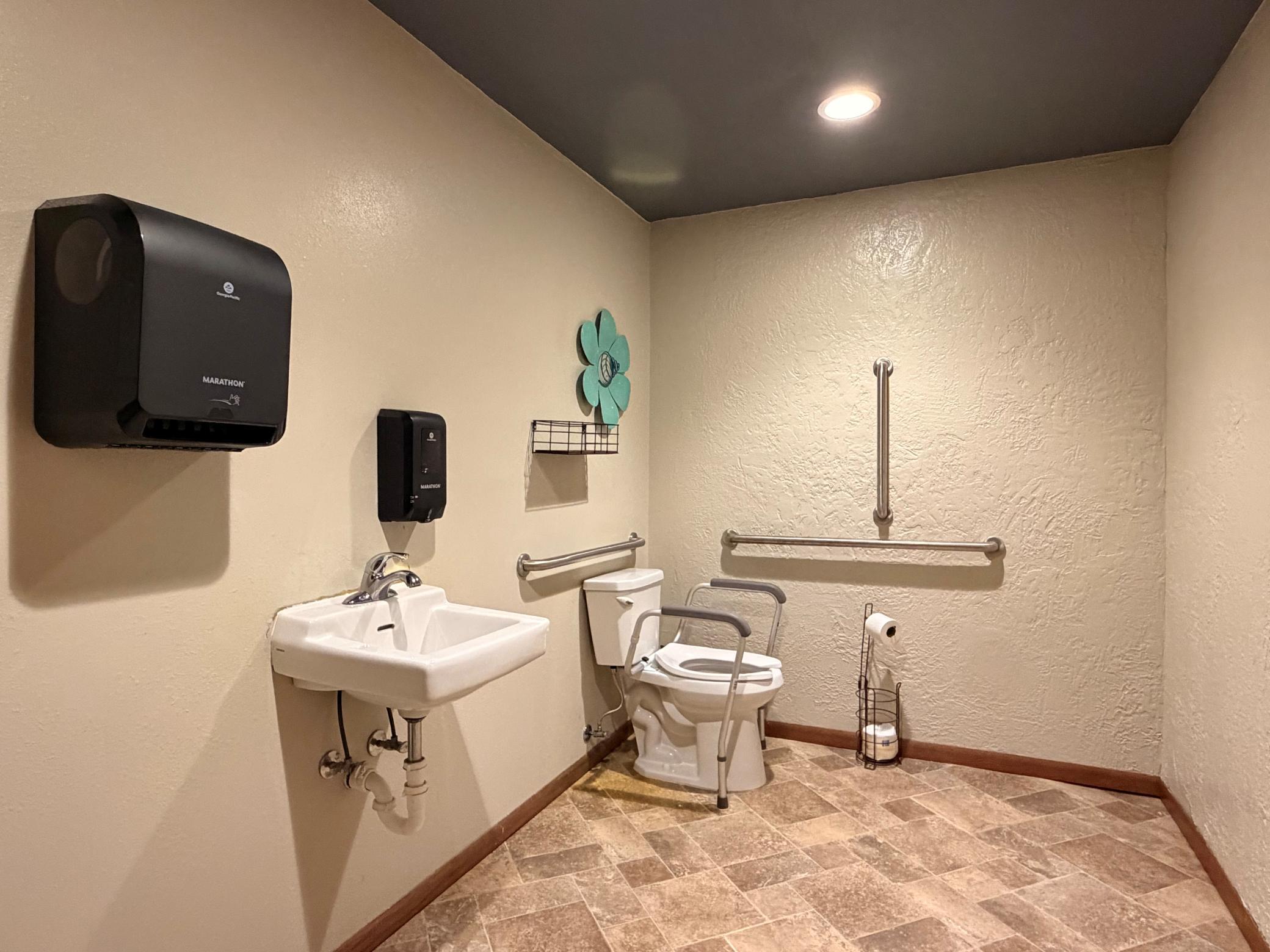 main property photo 14