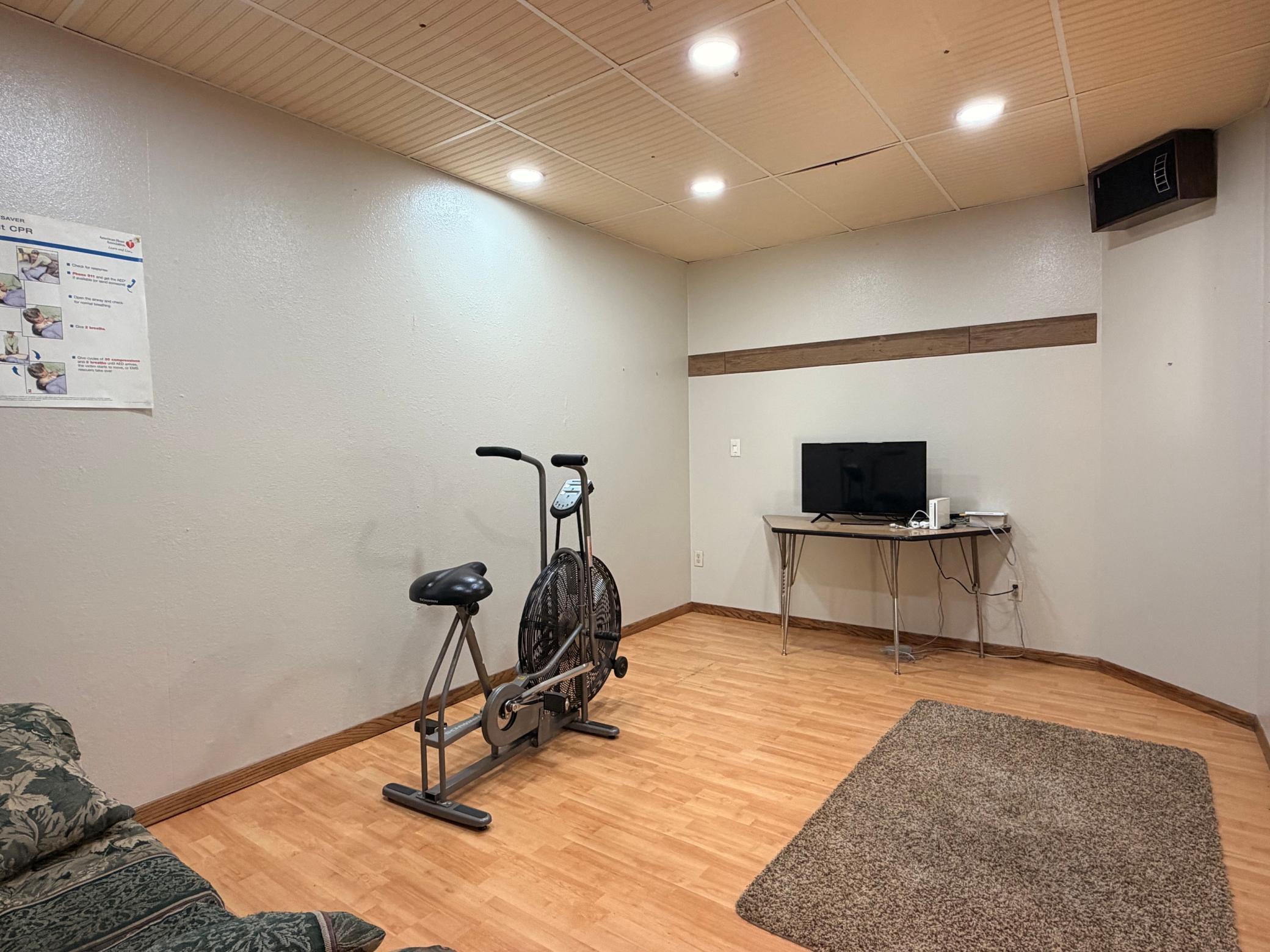 main property photo 9