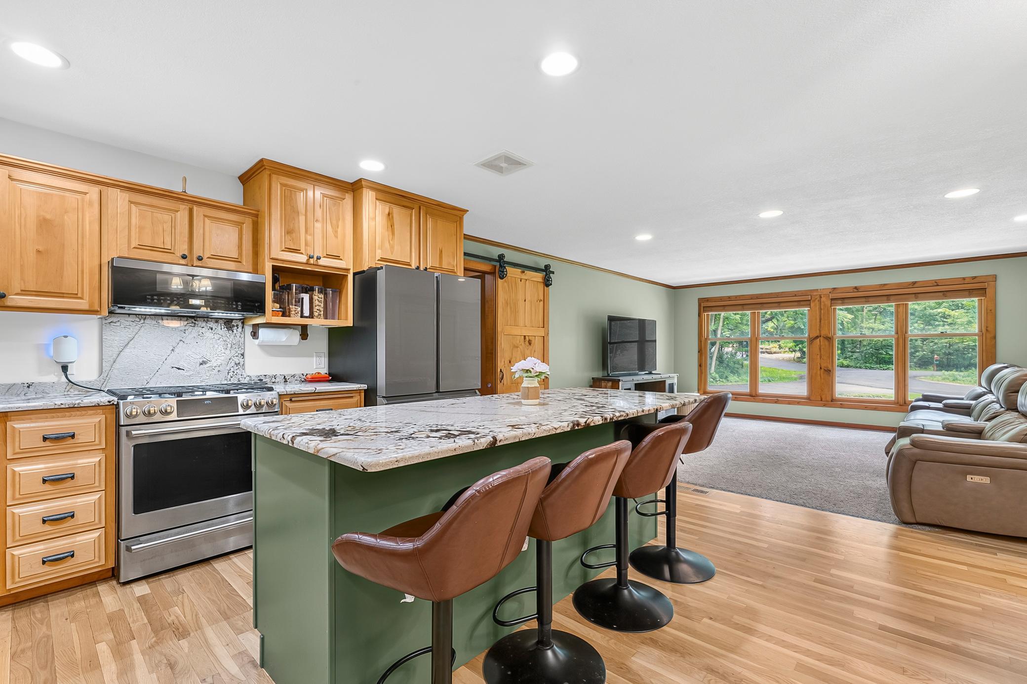 main property photo 12