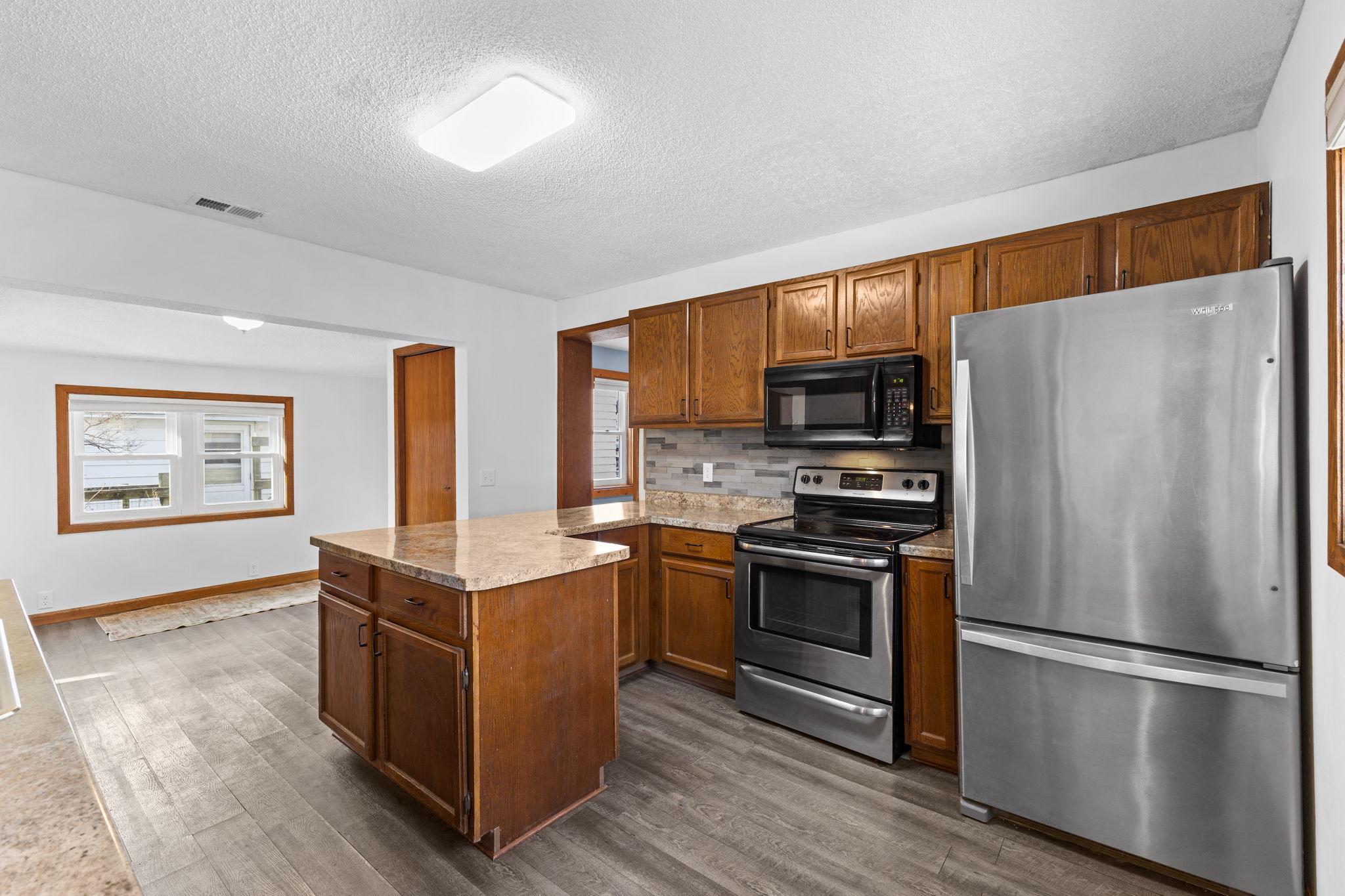 main property photo 7