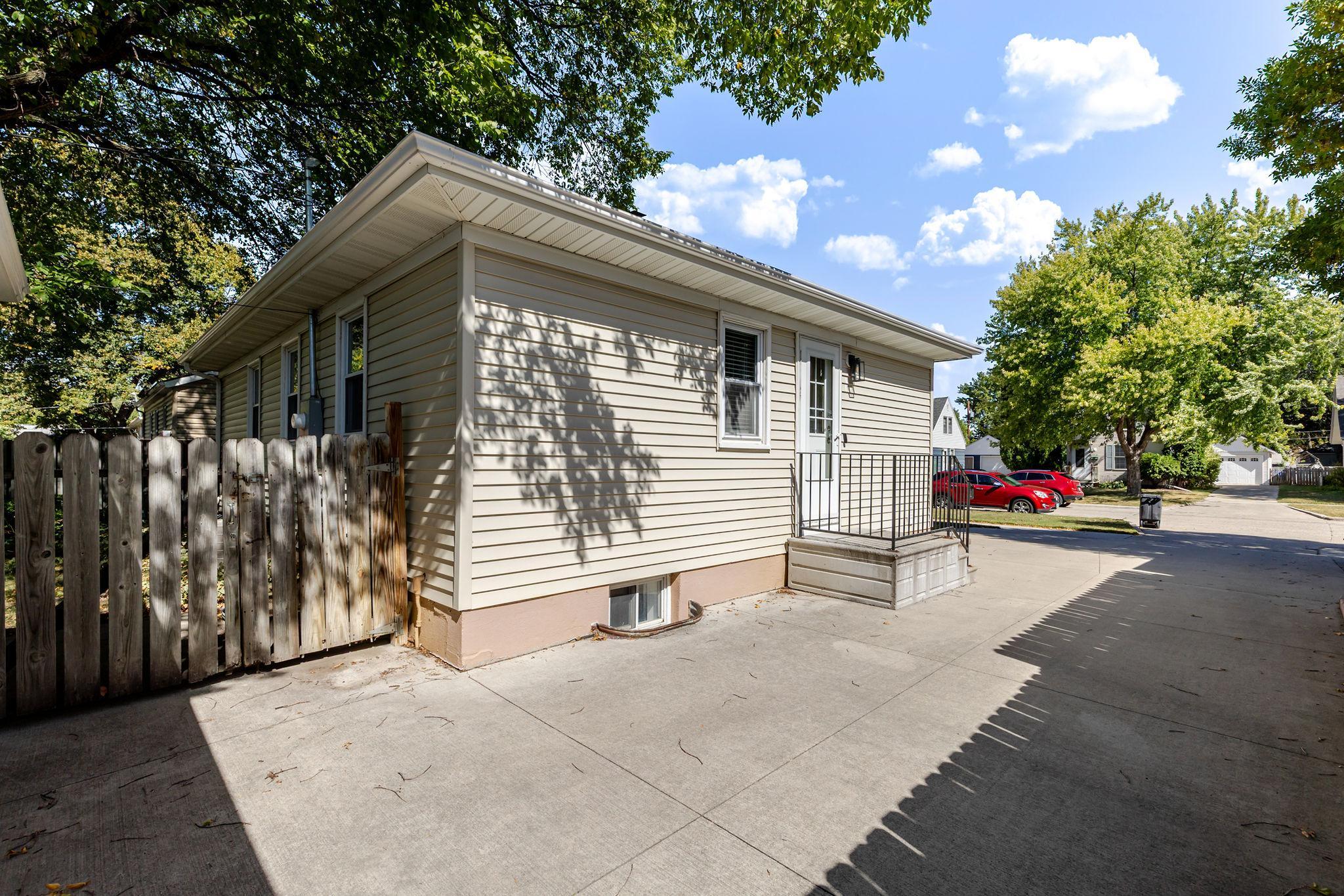 main property photo 33