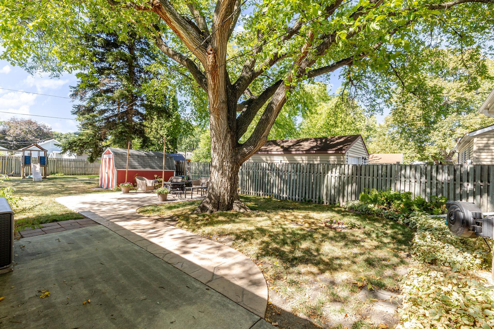 main property photo 37