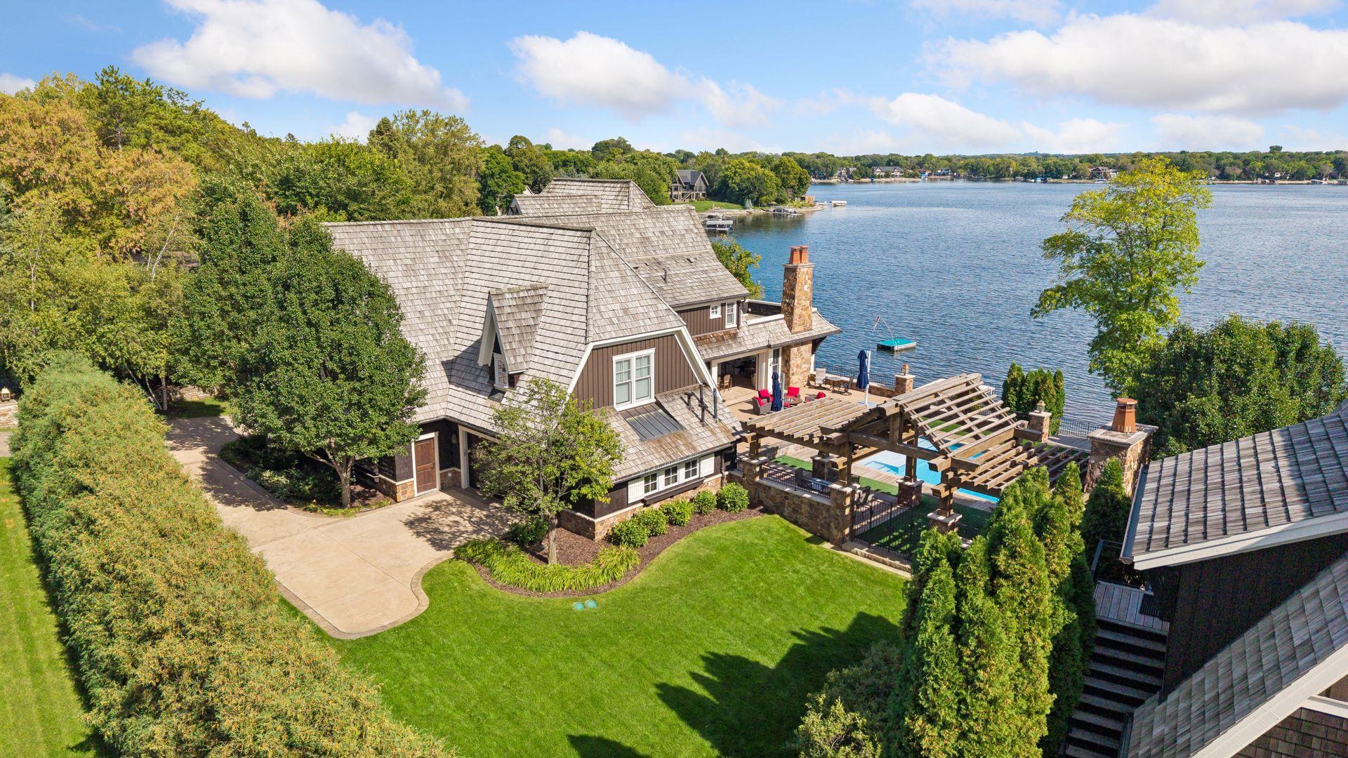 main property photo 2