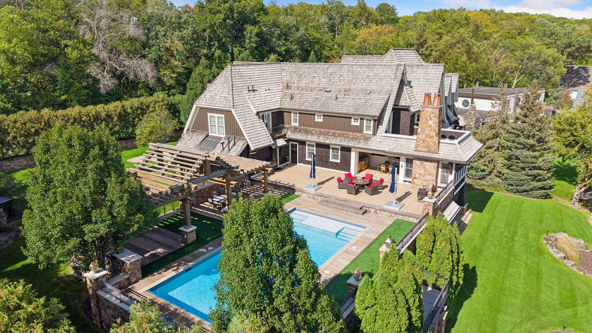 main property photo 26