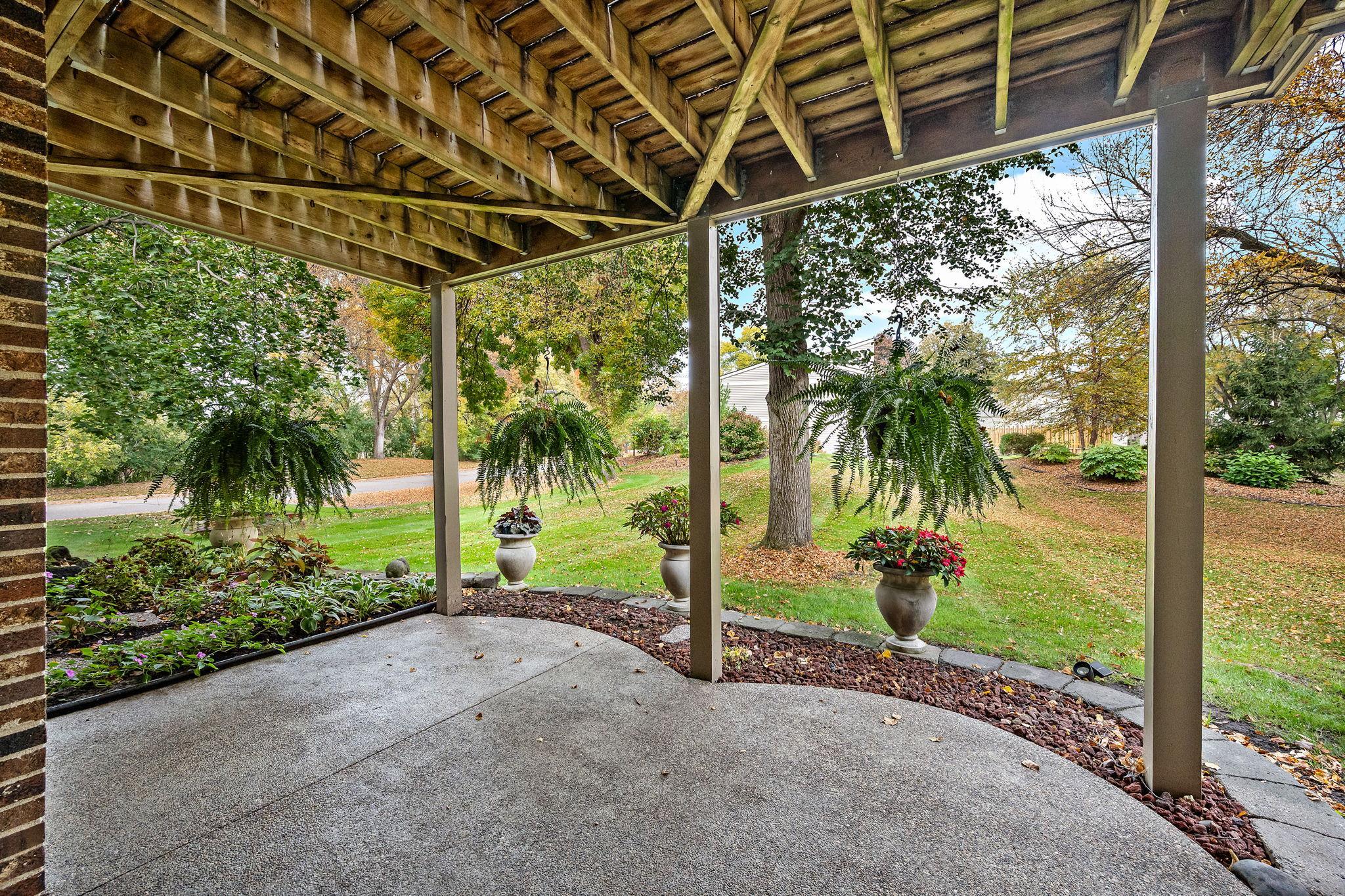 main property photo 28