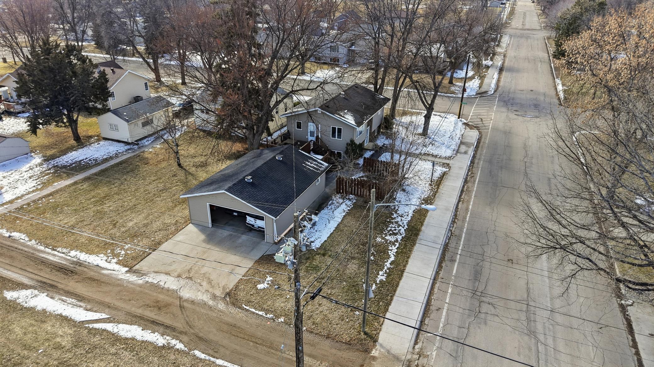 main property photo 33