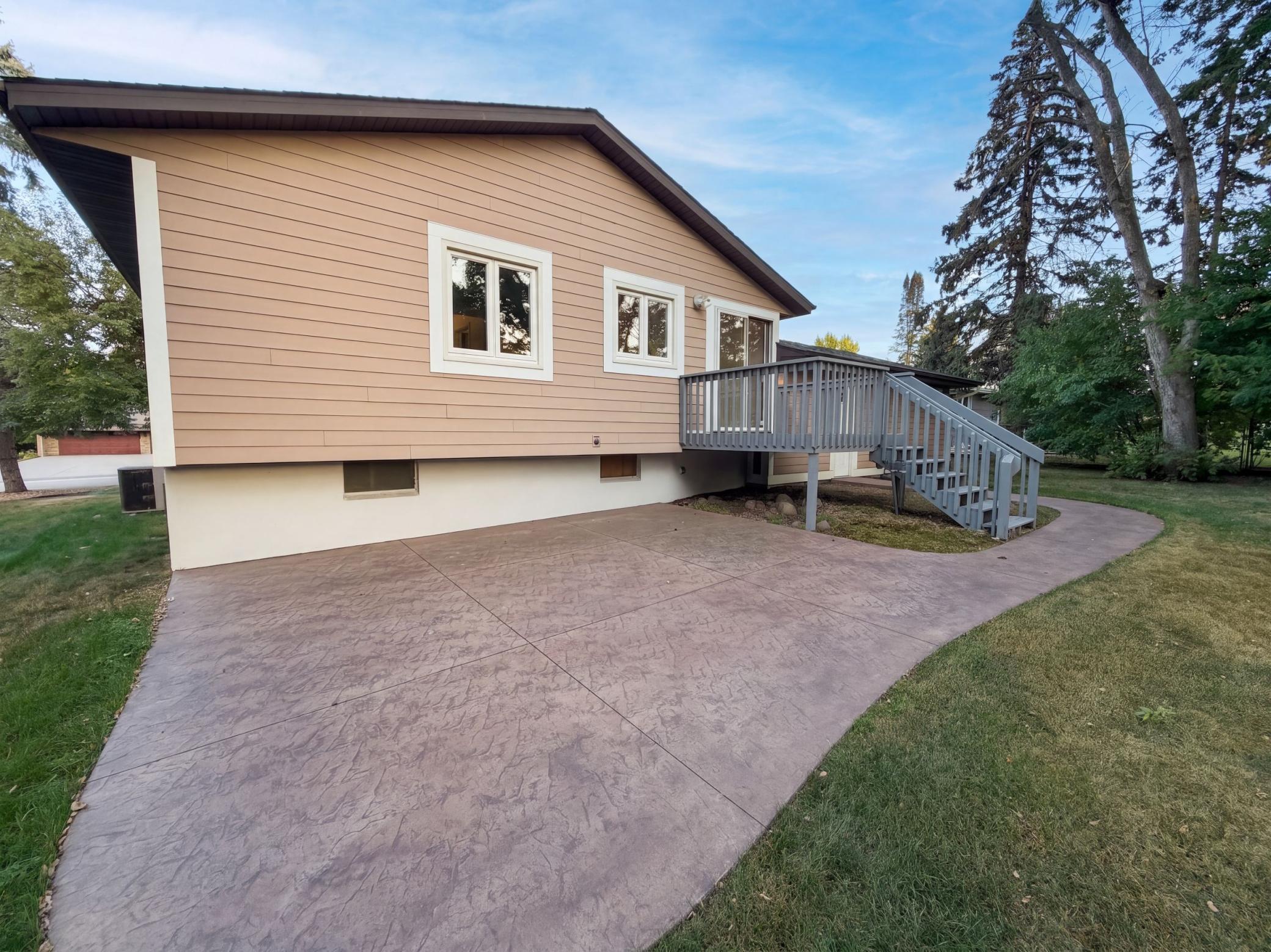 main property photo 20