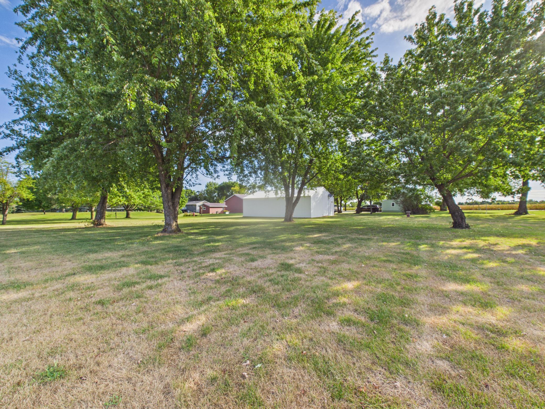 main property photo 28