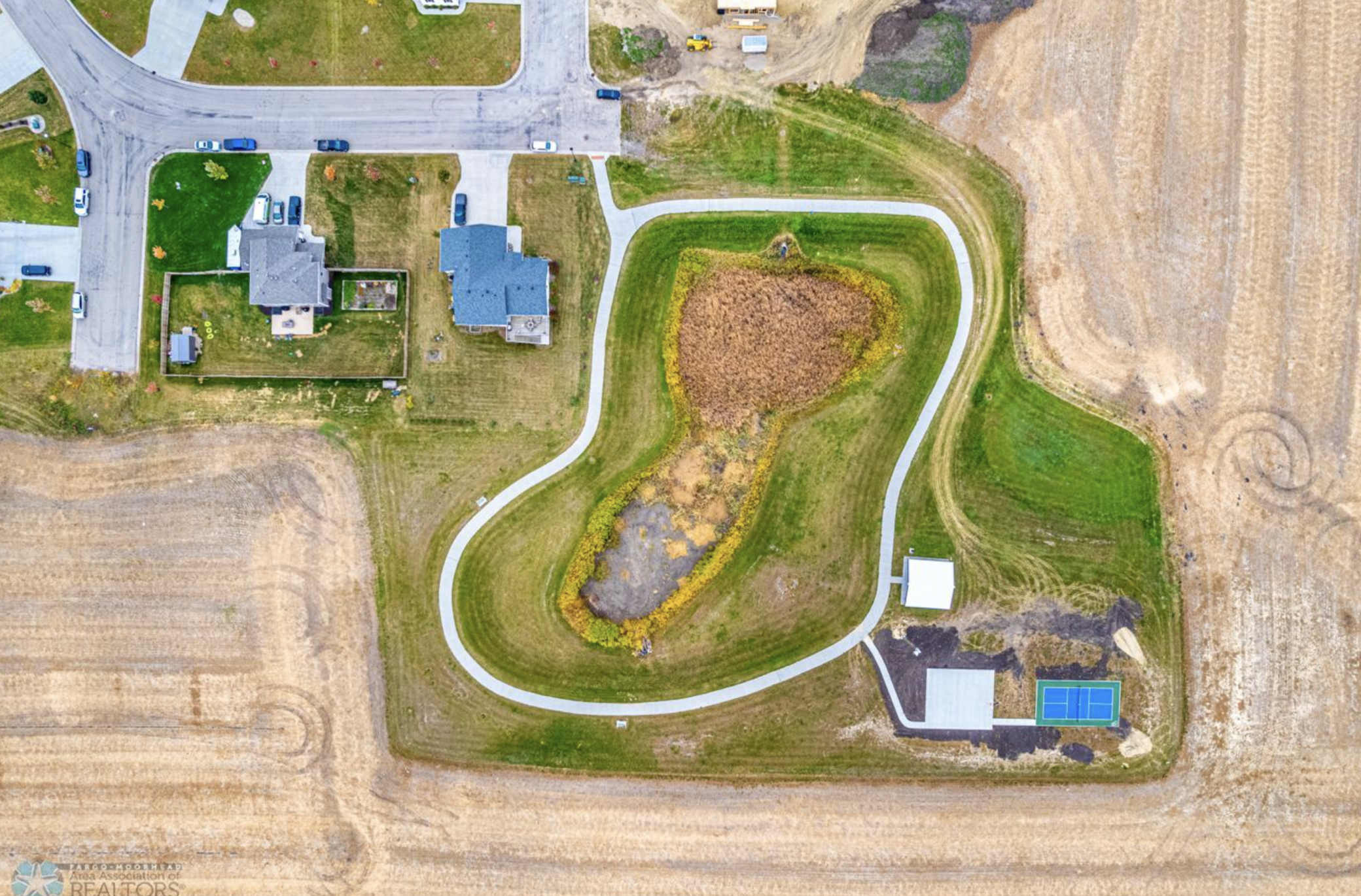 main property photo 40