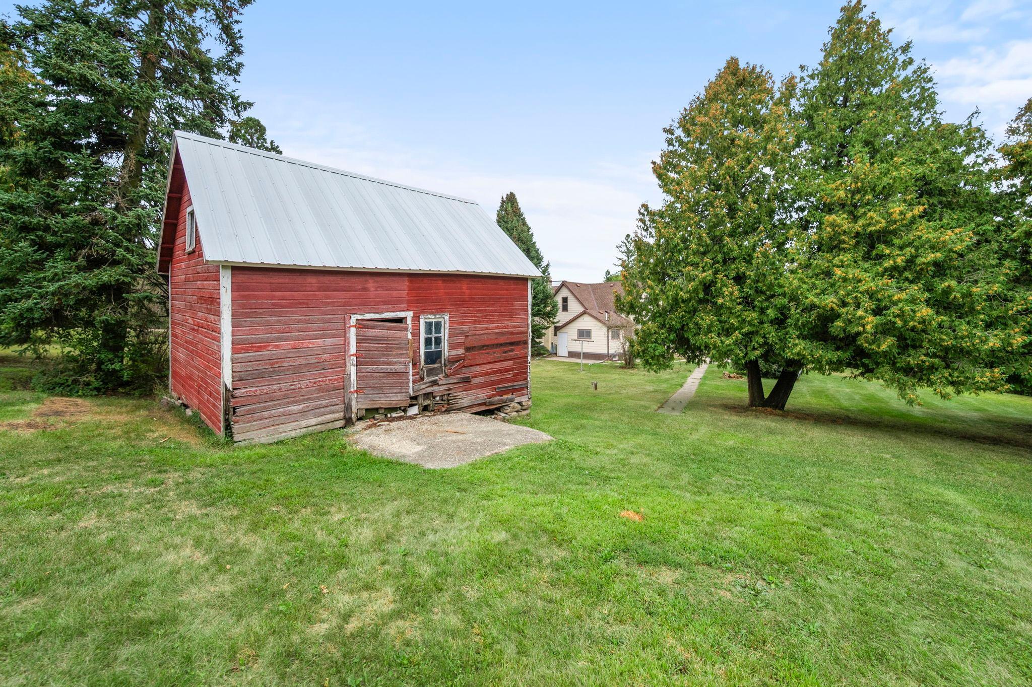 main property photo 43