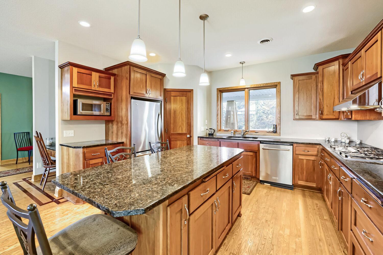 main property photo 16
