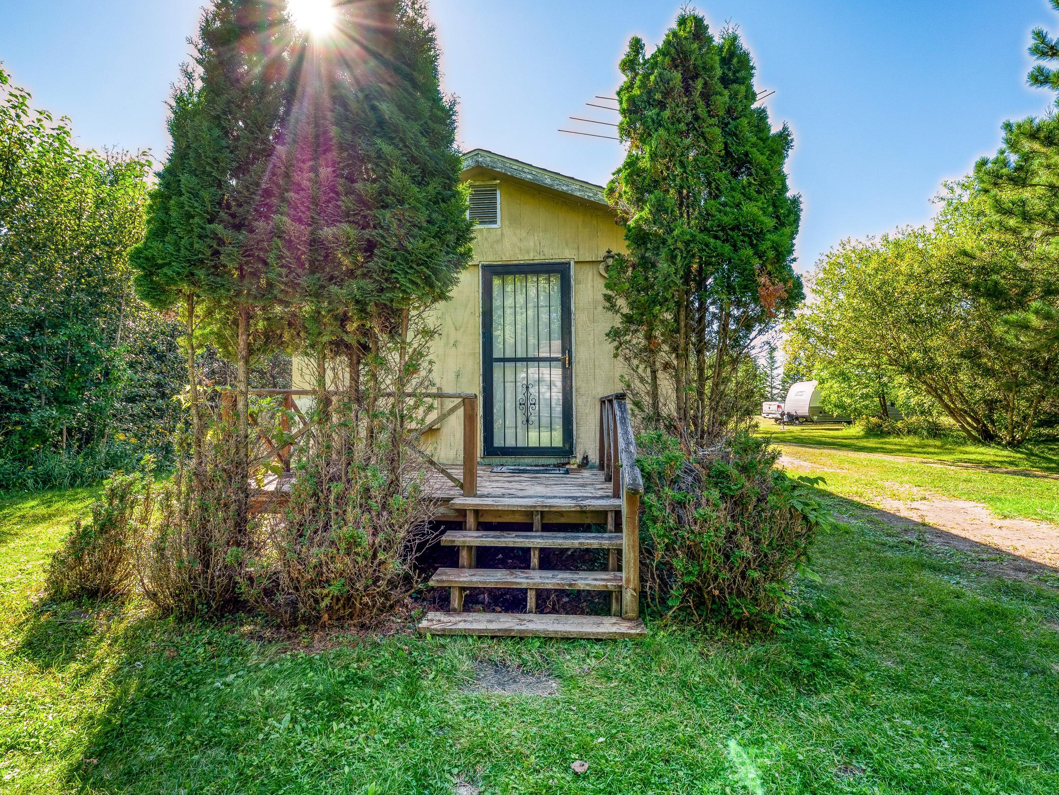 main property photo 28