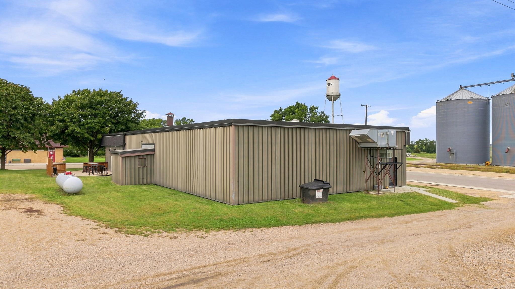 main property photo 36