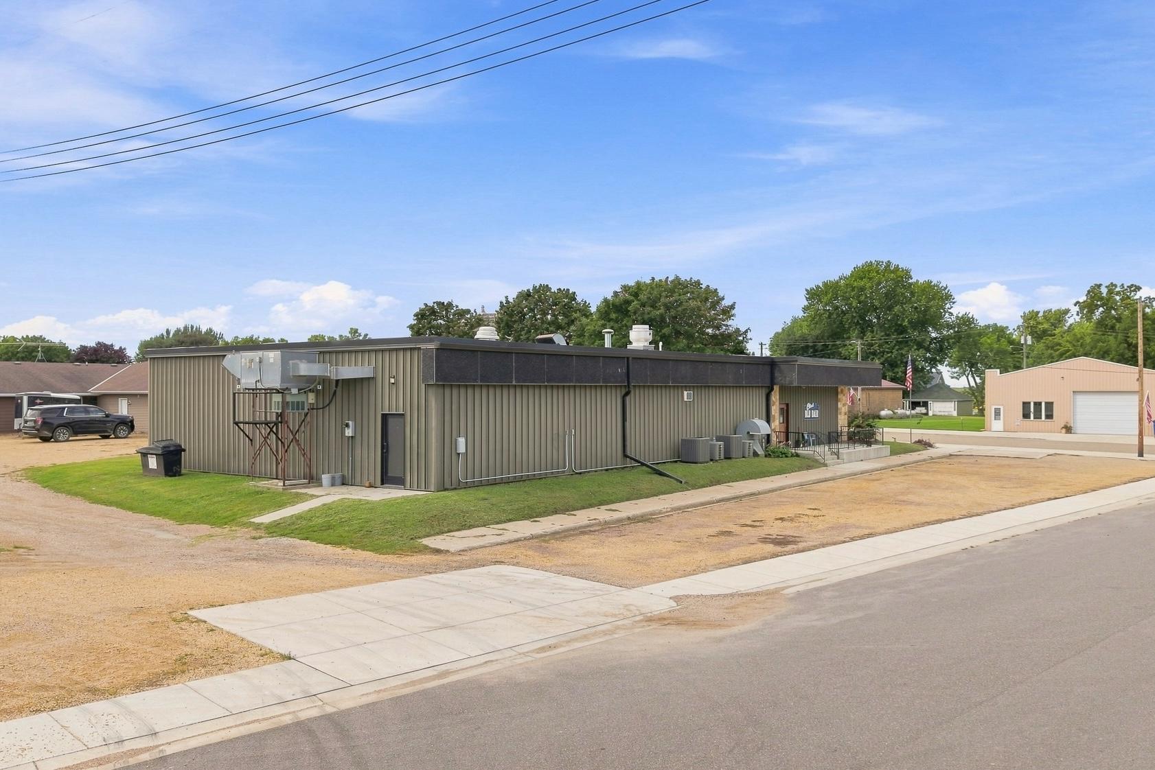 main property photo 37