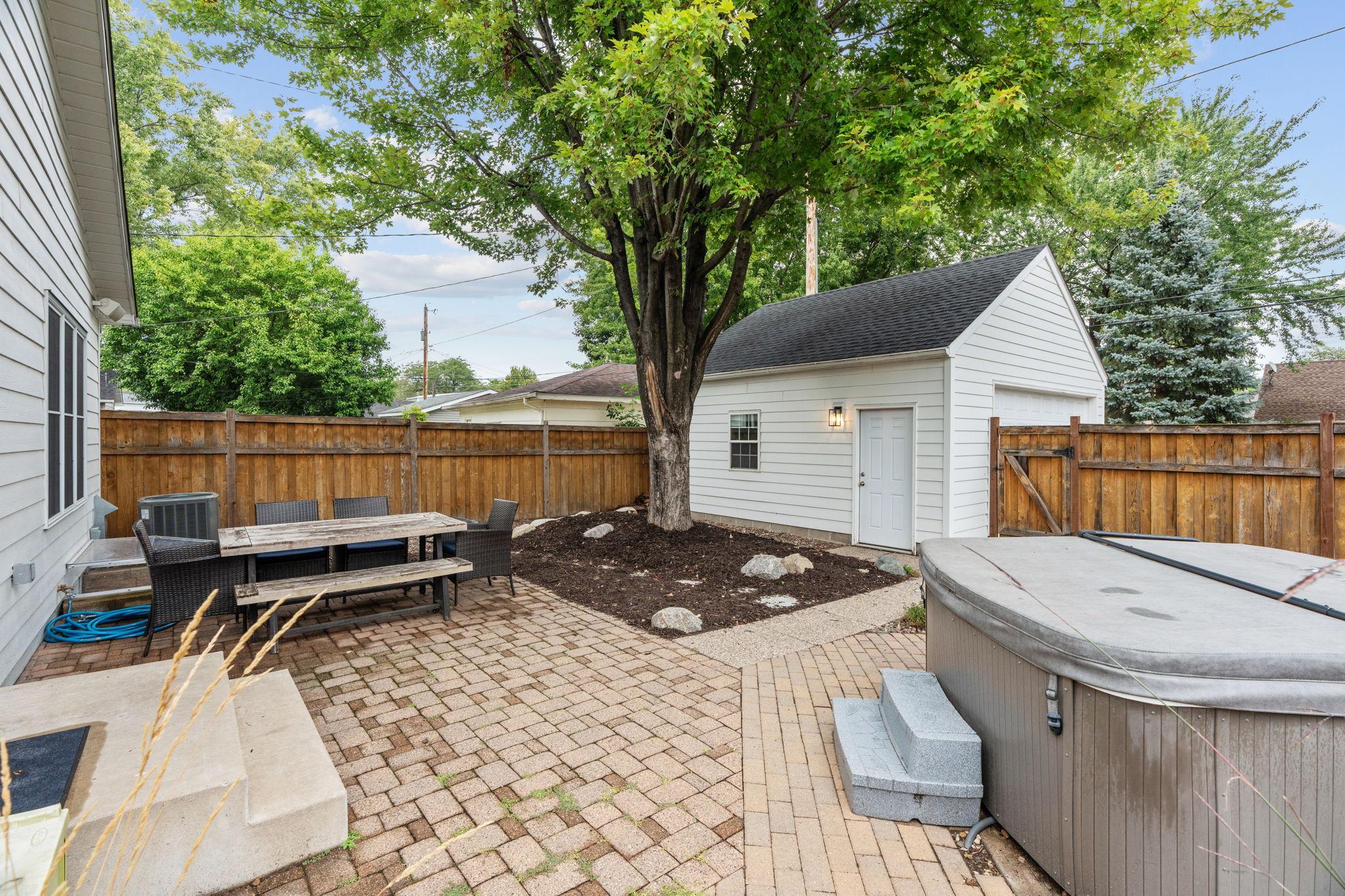 main property photo 35