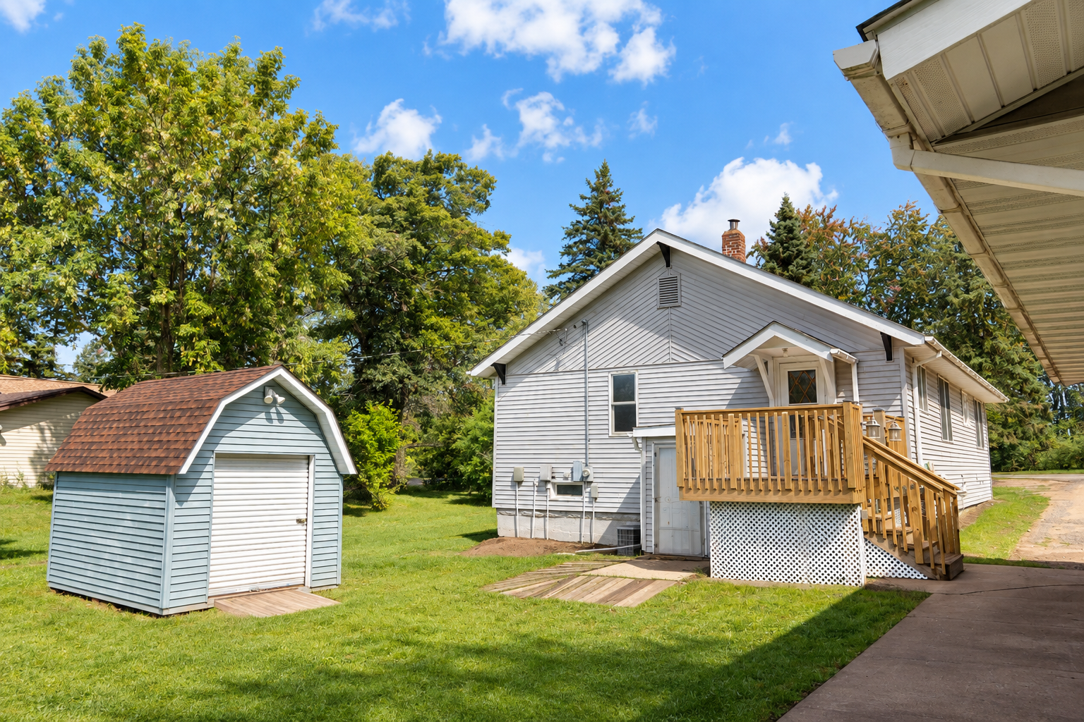 main property photo 16