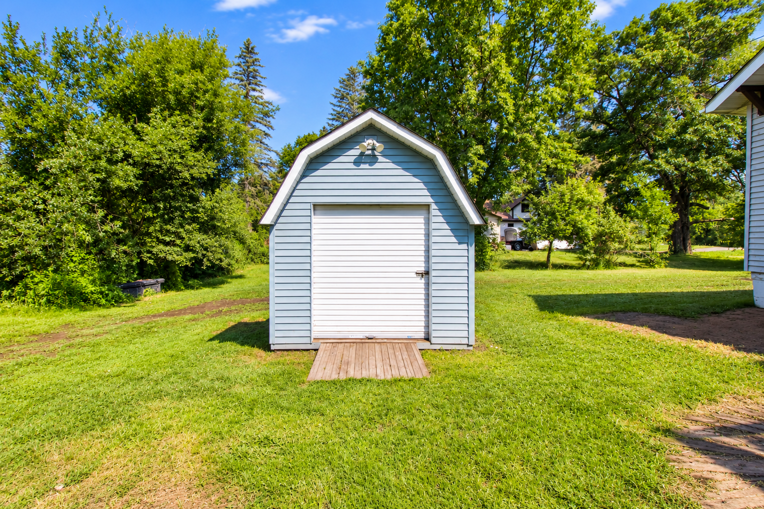 main property photo 18