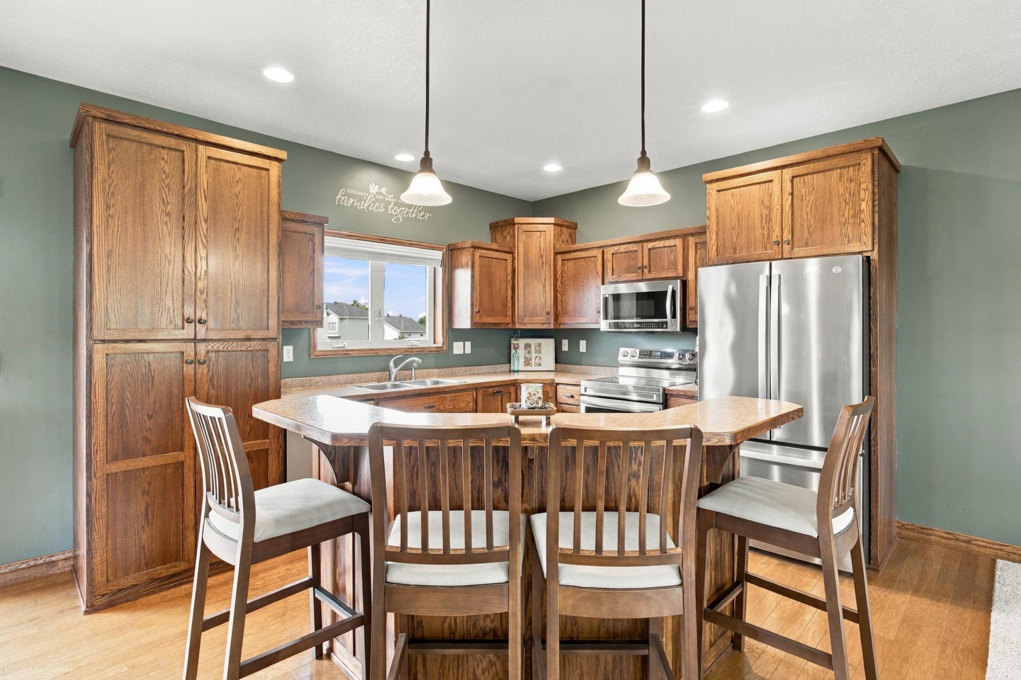 main property photo 6