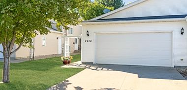 image of property with 3 Bed | 2 Bath | 1,648 Sqft