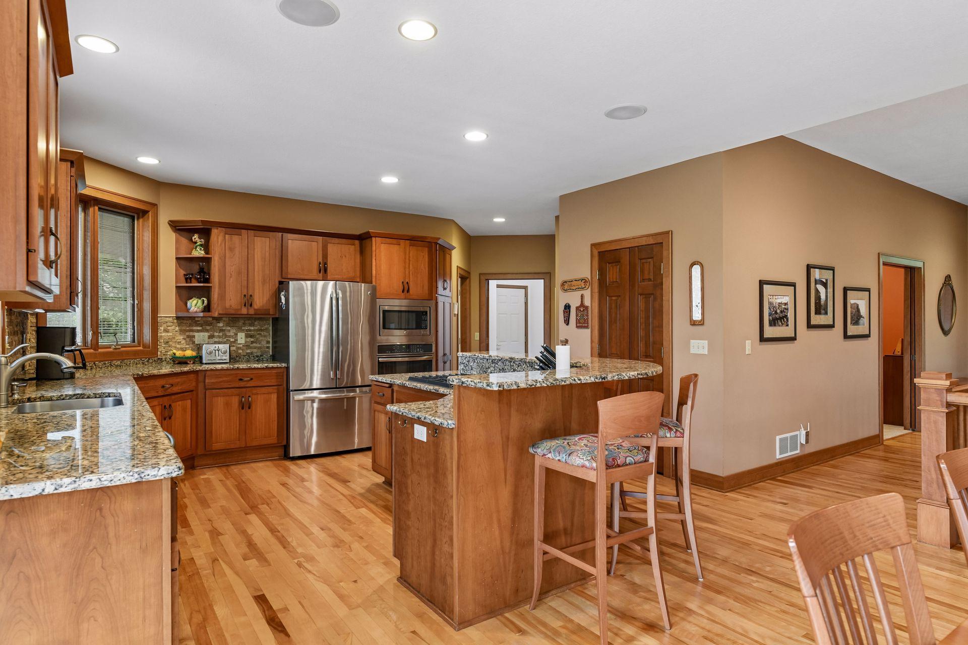 main property photo 23