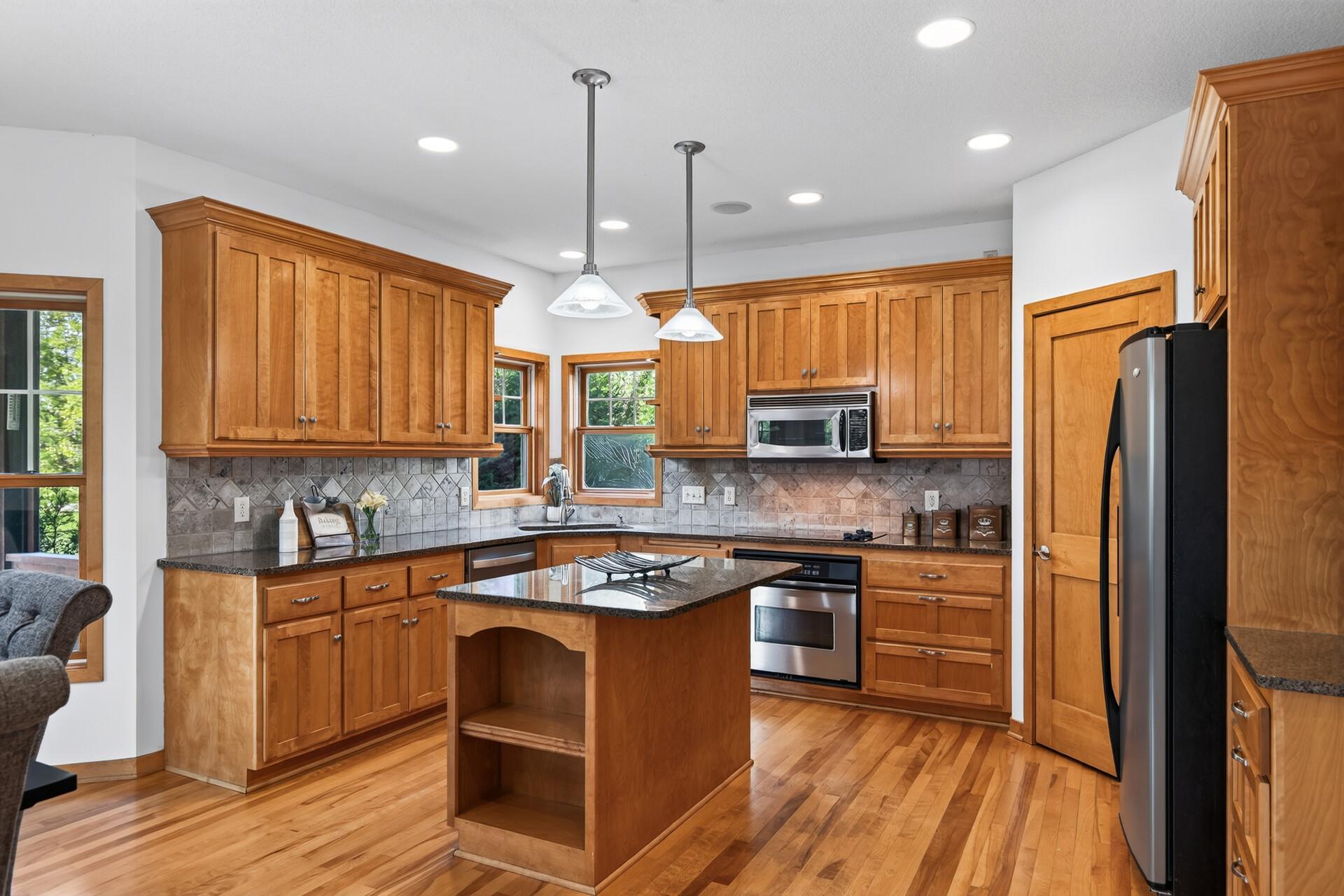 main property photo 12