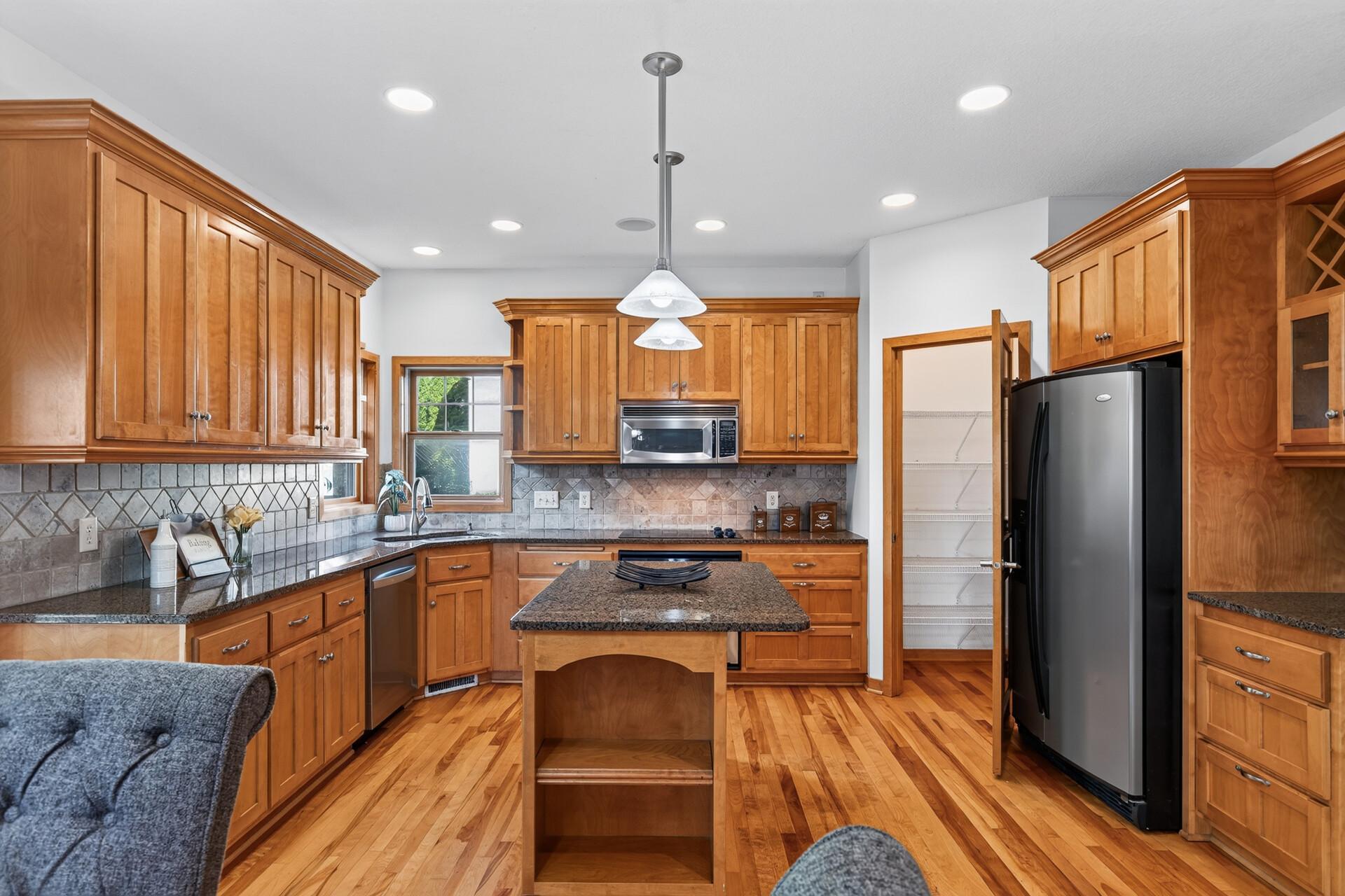 main property photo 13