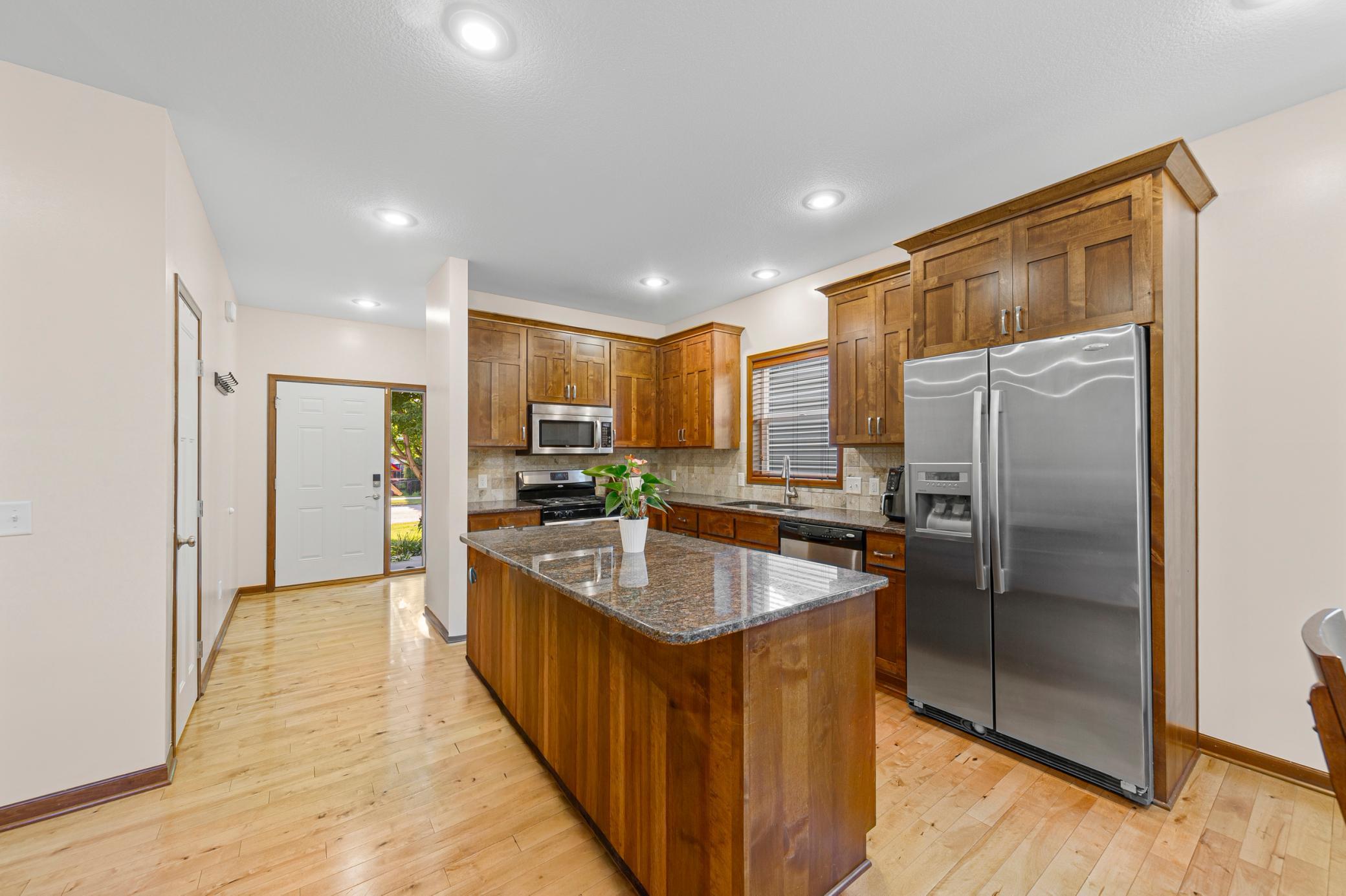 main property photo 4