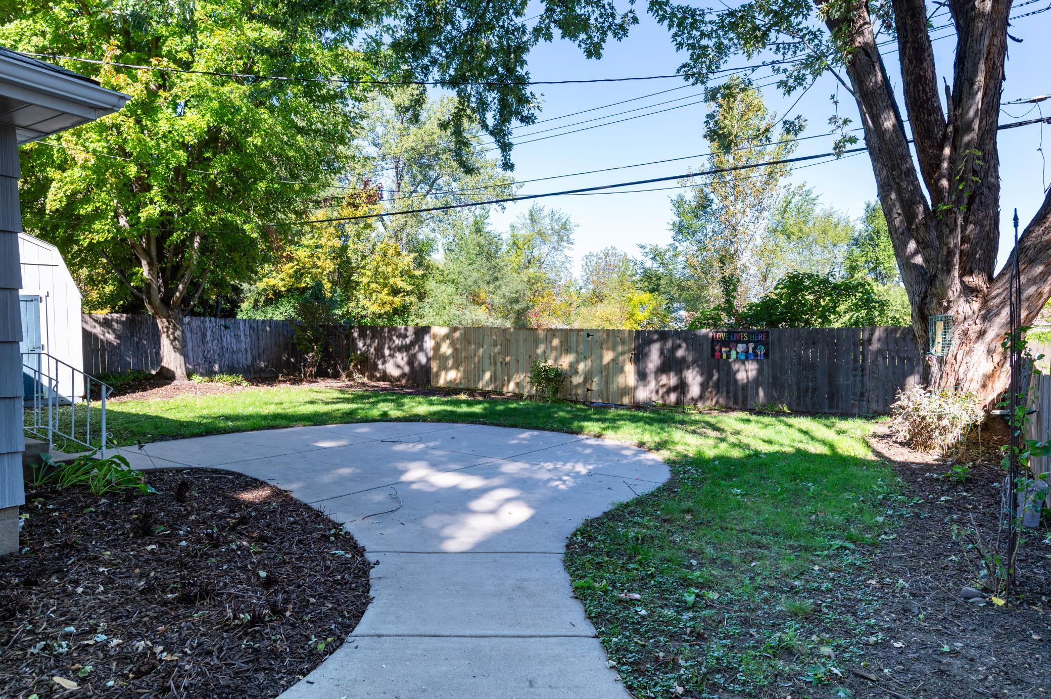 main property photo 23