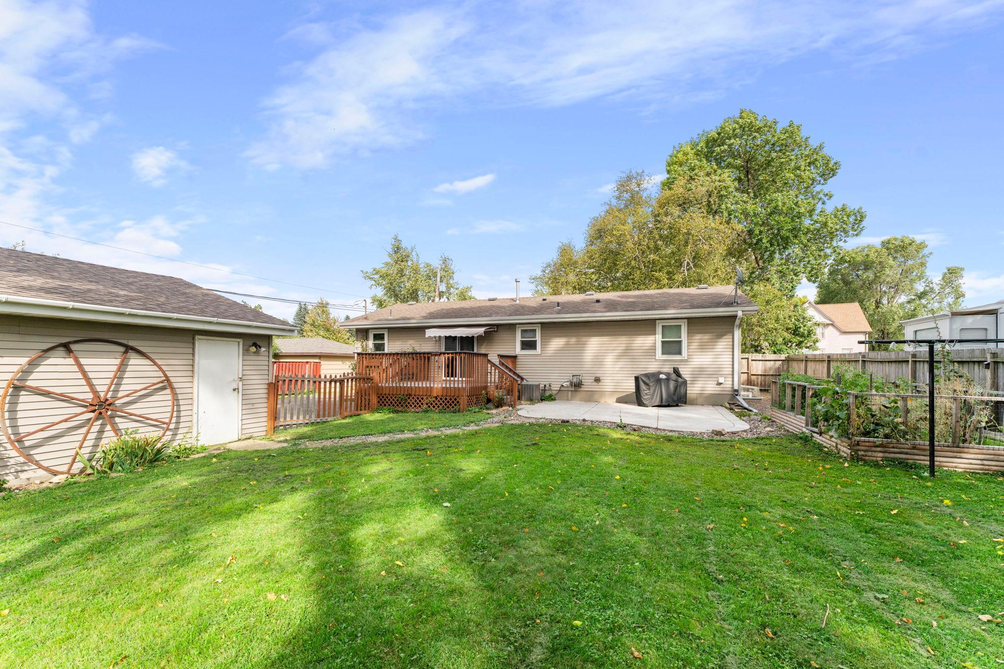 main property photo 40