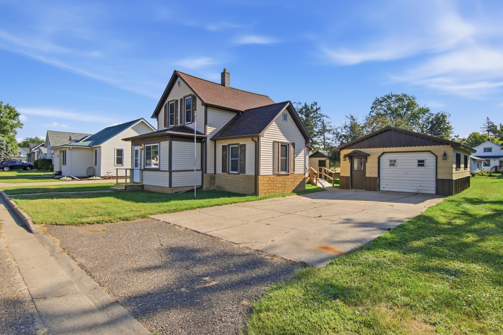 main property photo 32