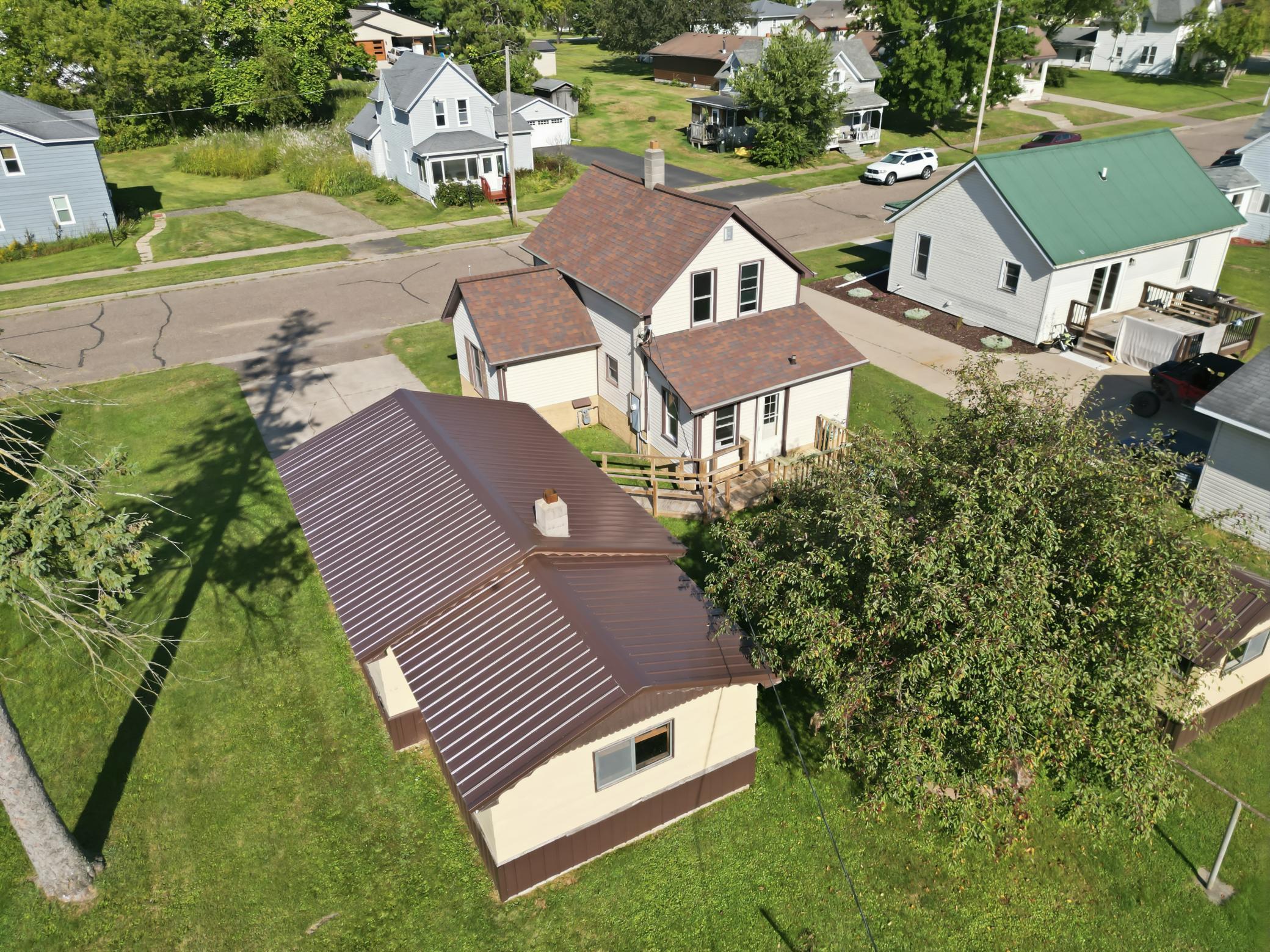 main property photo 37