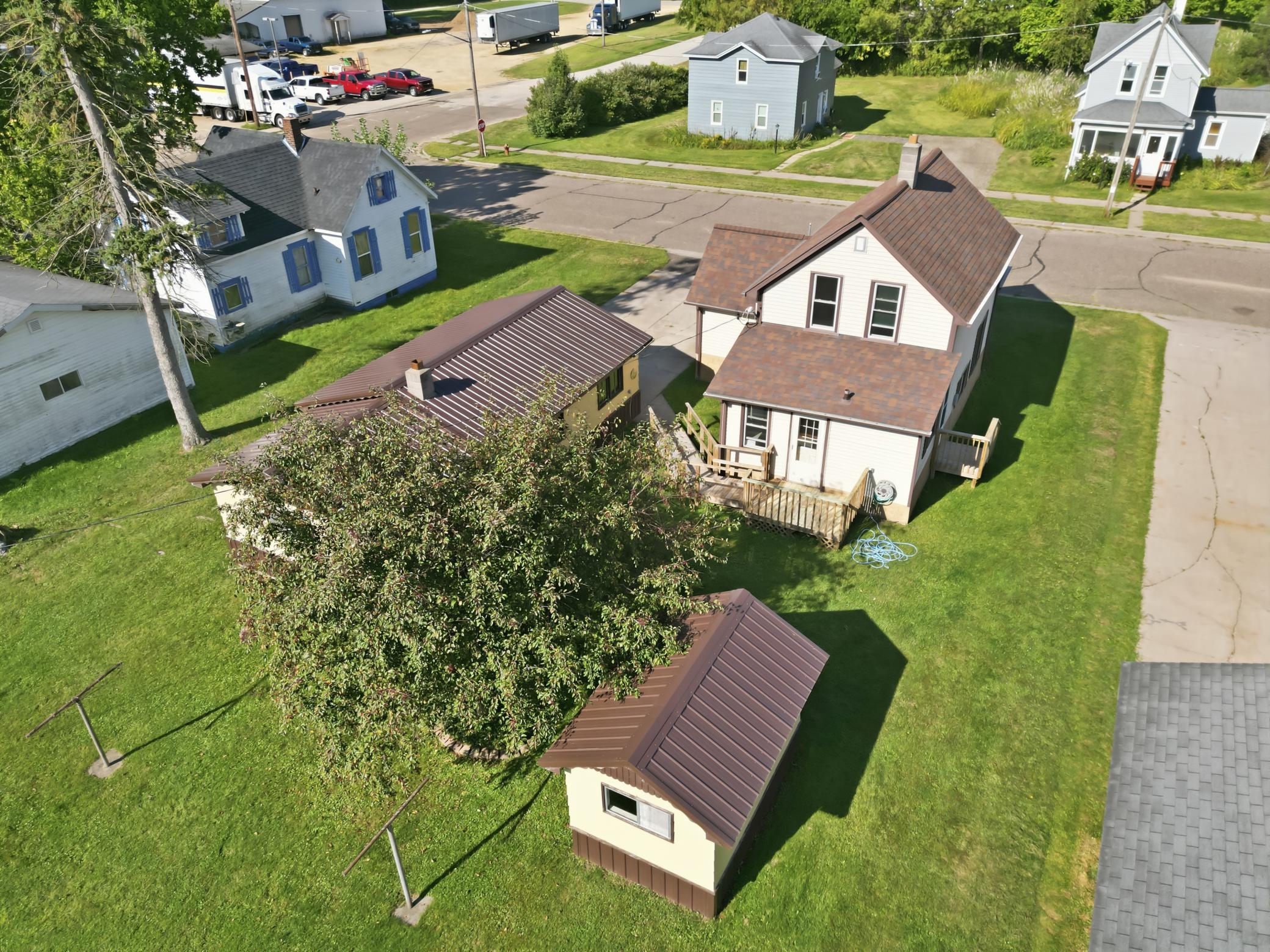 main property photo 39