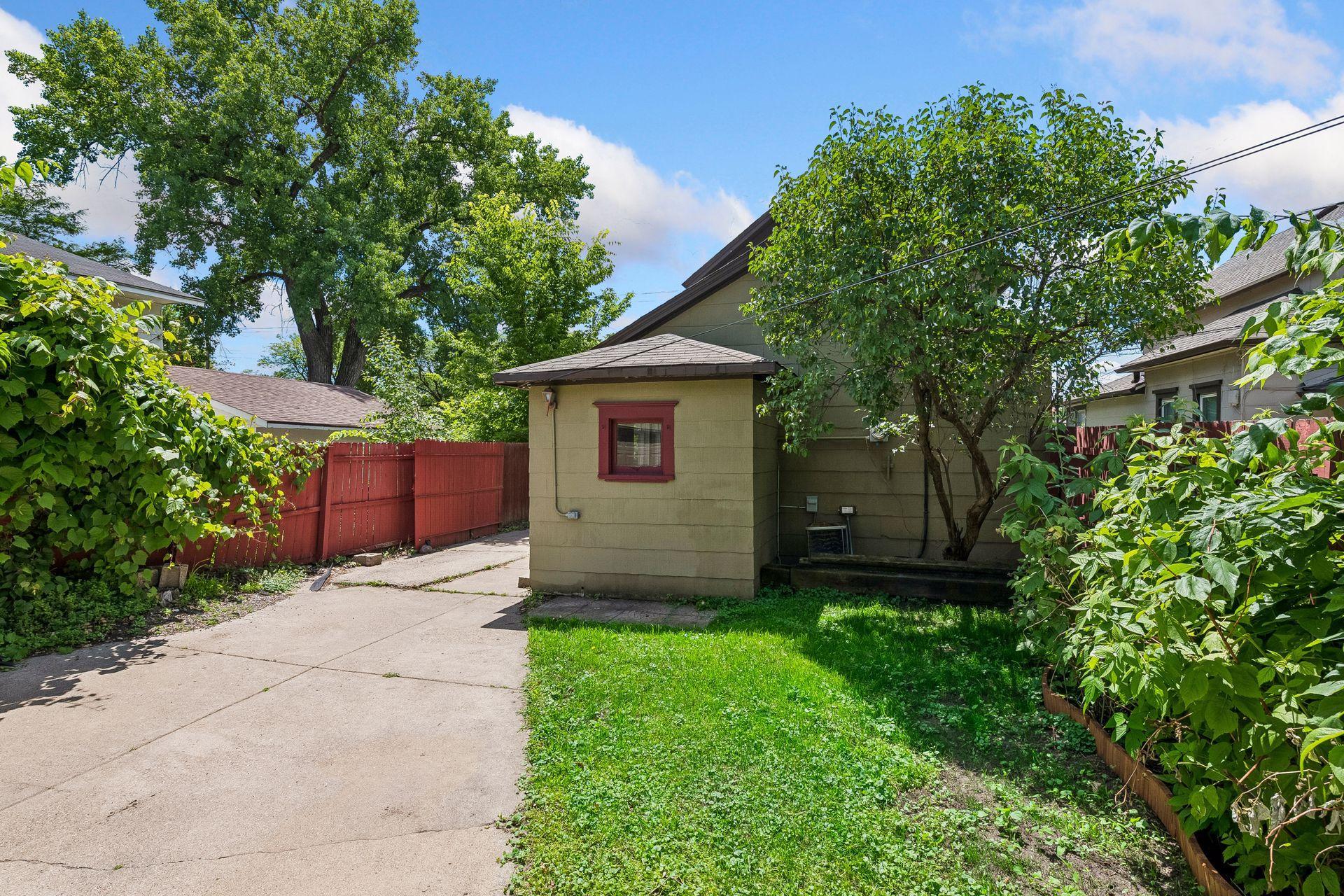 main property photo 25