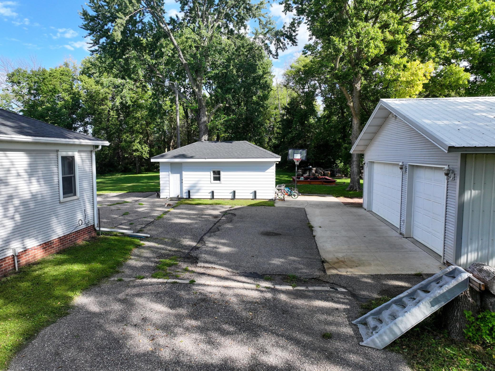 main property photo 44
