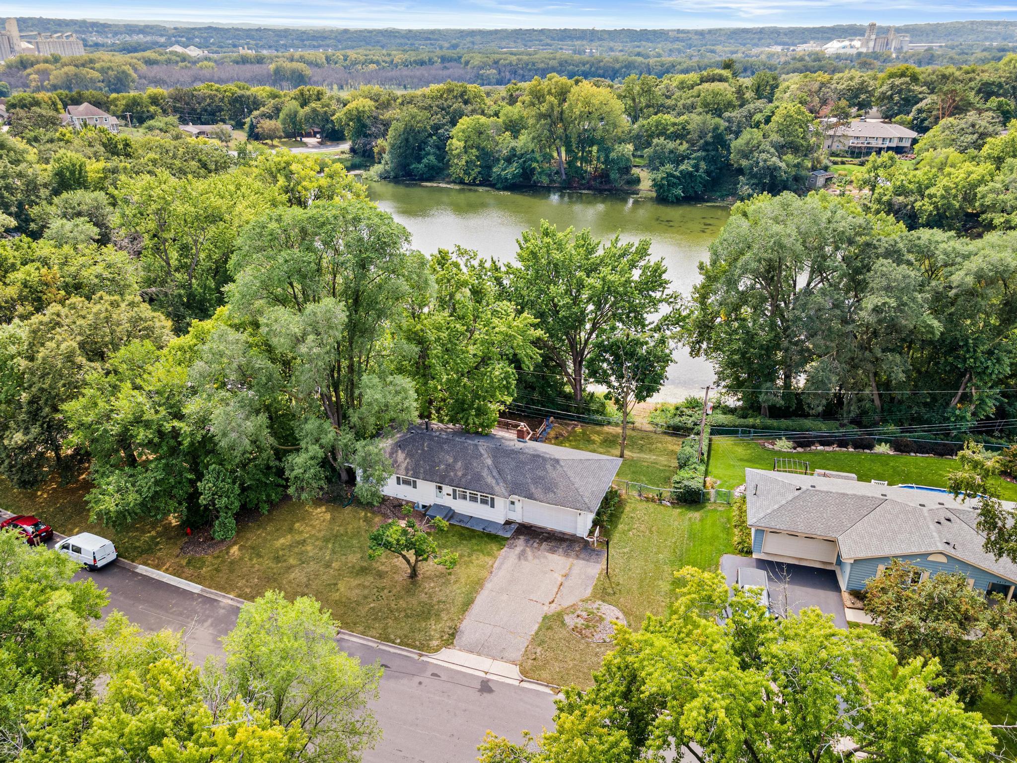 main property photo 31