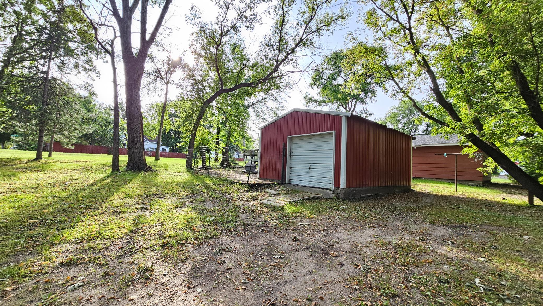 main property photo 33