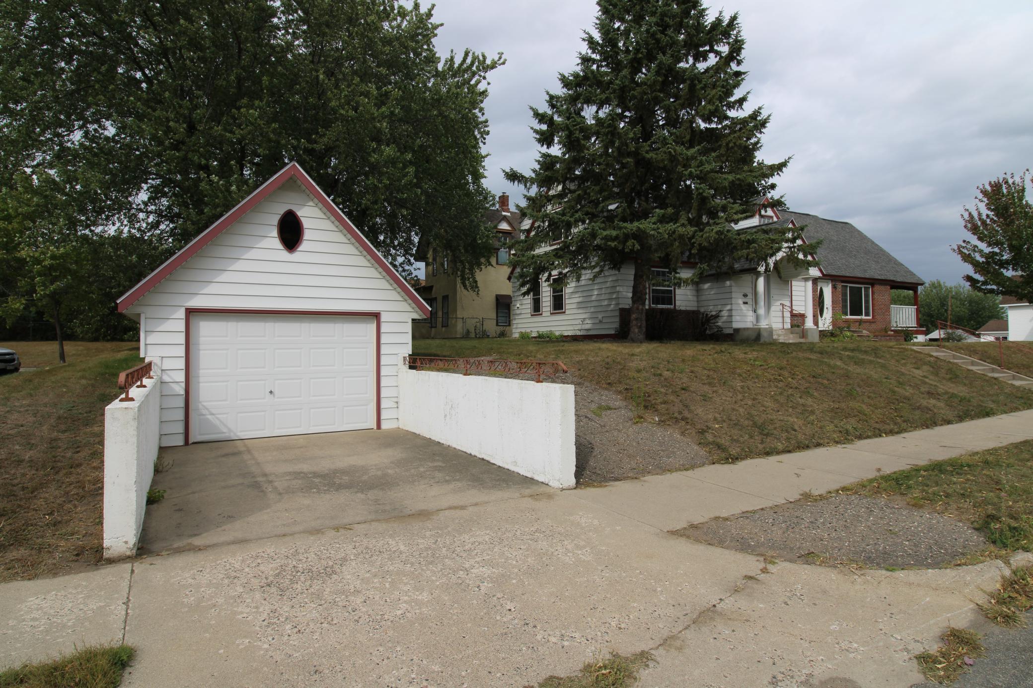 main property photo 49